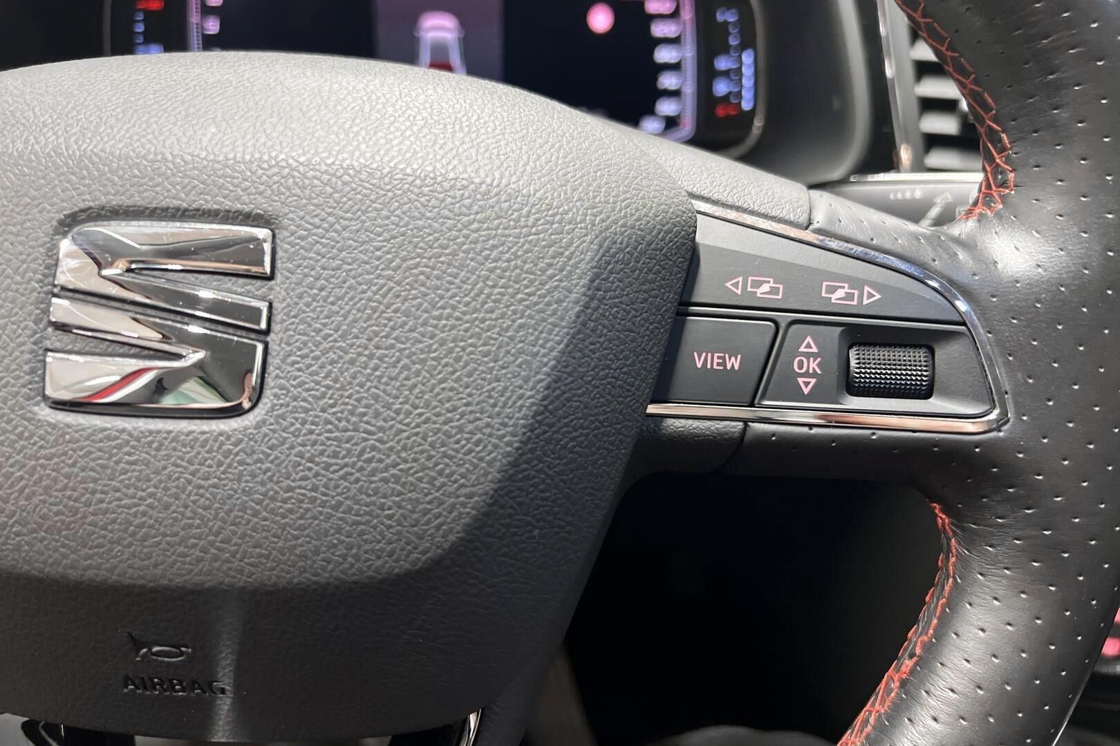 Seat Leon iso kuva 16