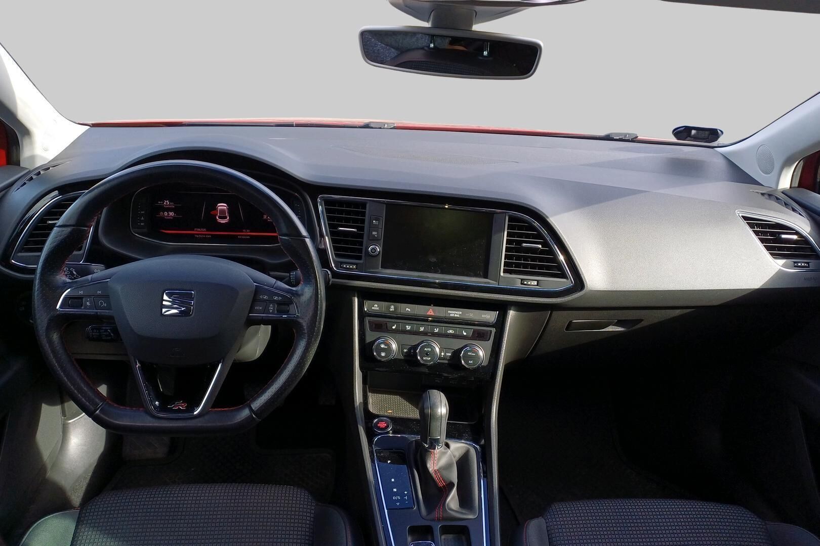 Seat Leon iso kuva 2