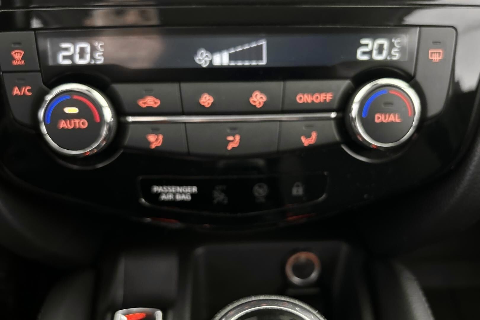 Nissan Qashqai iso kuva 17