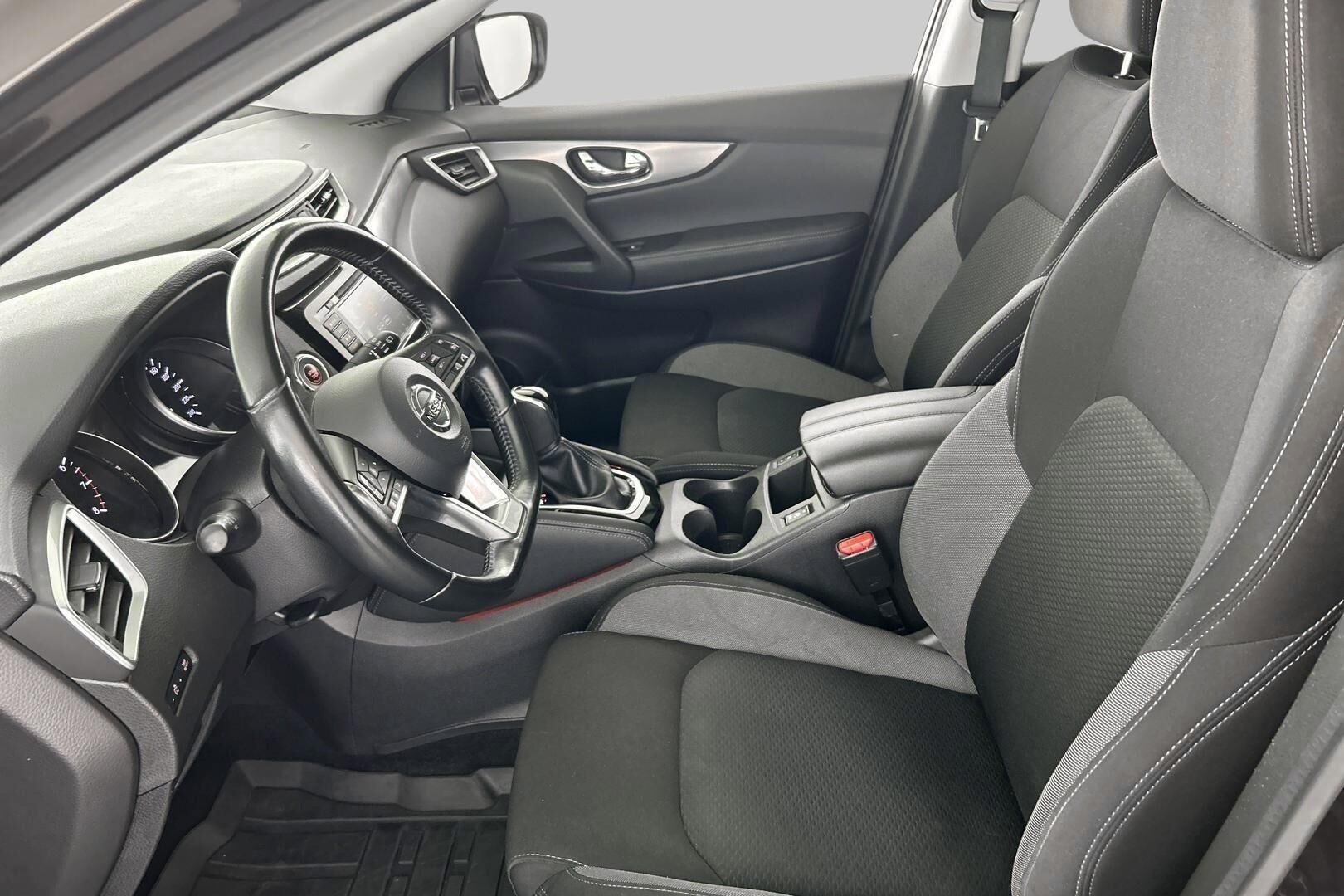 Nissan Qashqai iso kuva 9