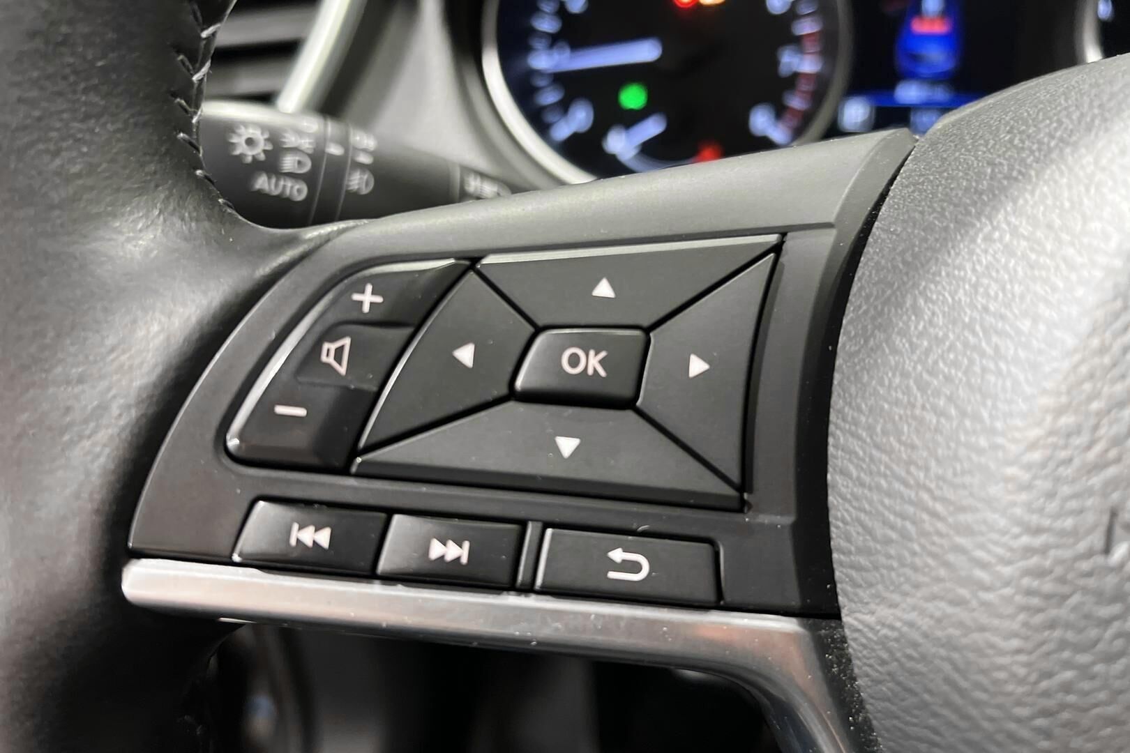 Nissan Qashqai iso kuva 10