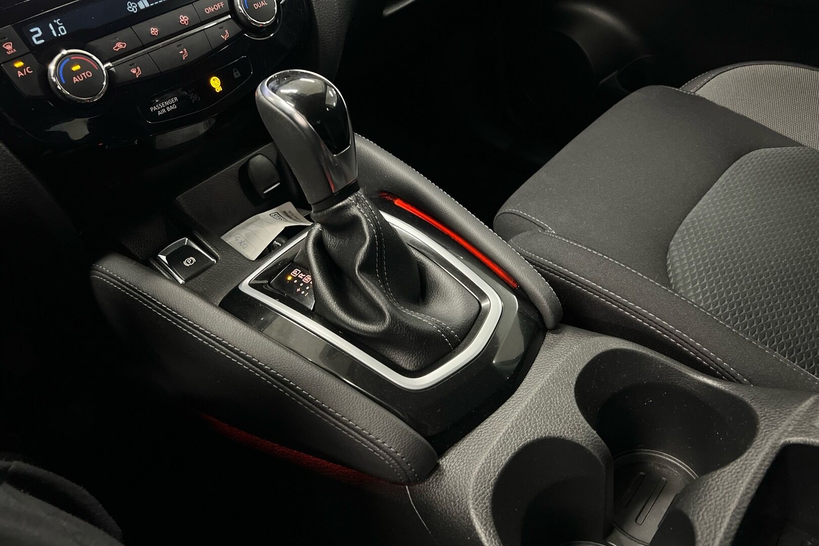 Nissan Qashqai iso kuva 13