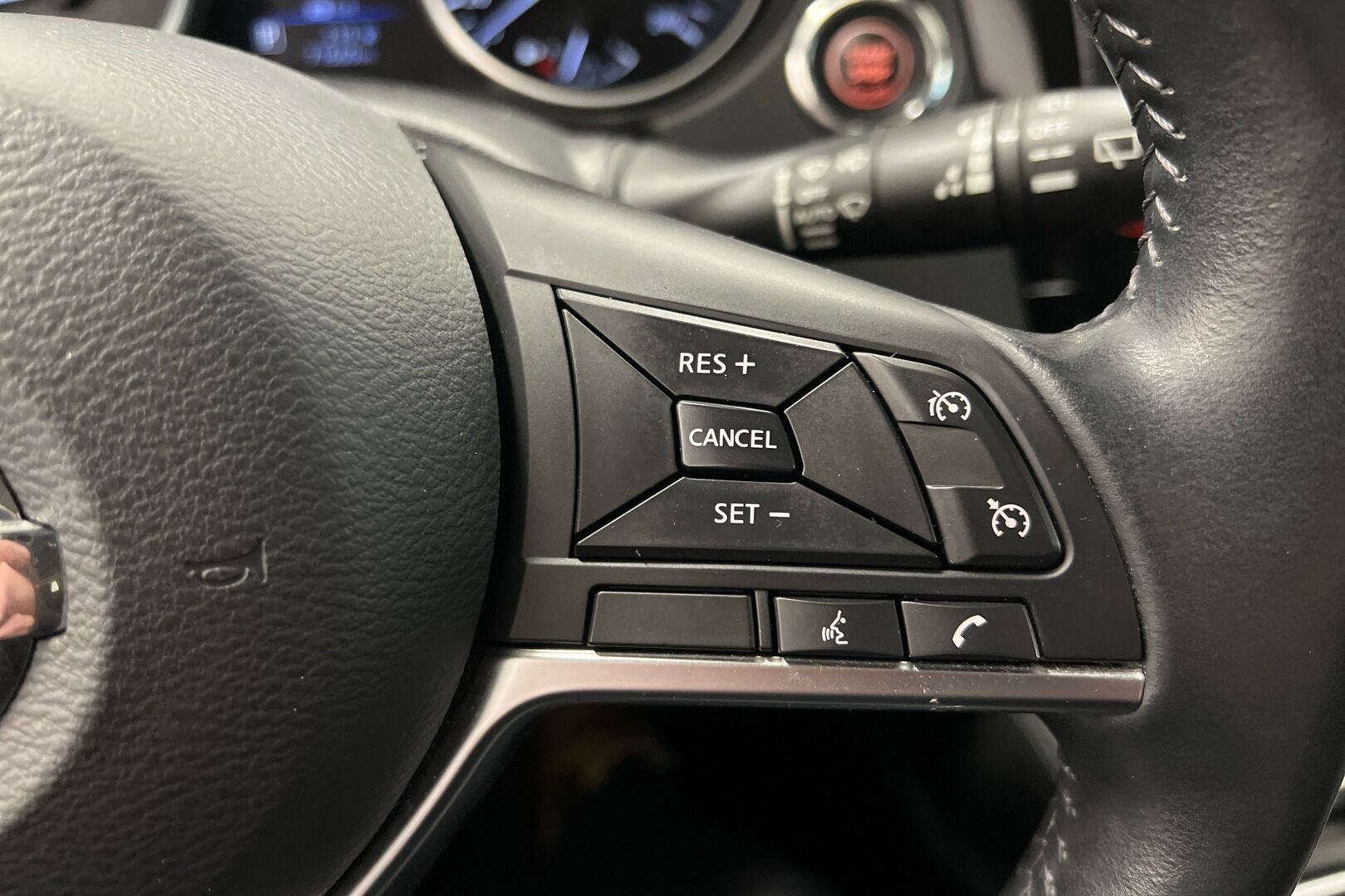 Nissan Qashqai iso kuva 14
