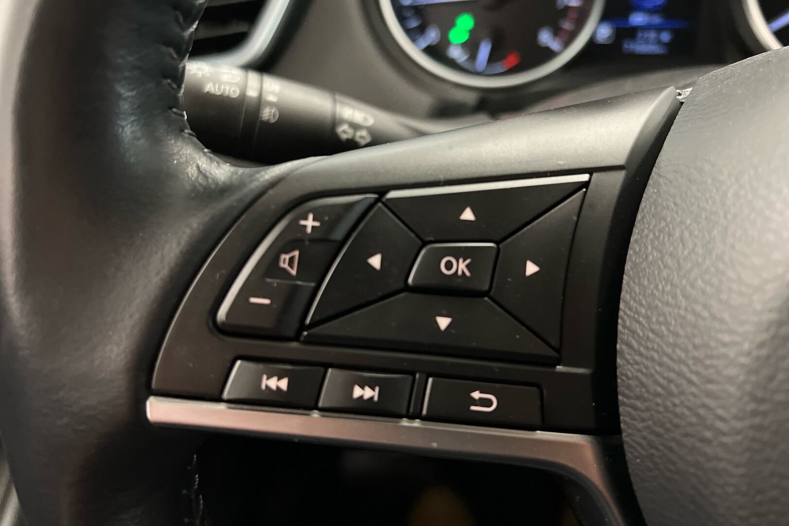 Nissan Qashqai iso kuva 16