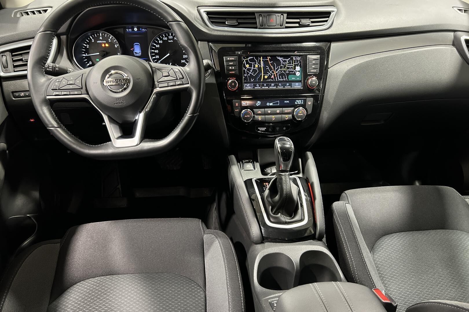 Nissan Qashqai iso kuva 6