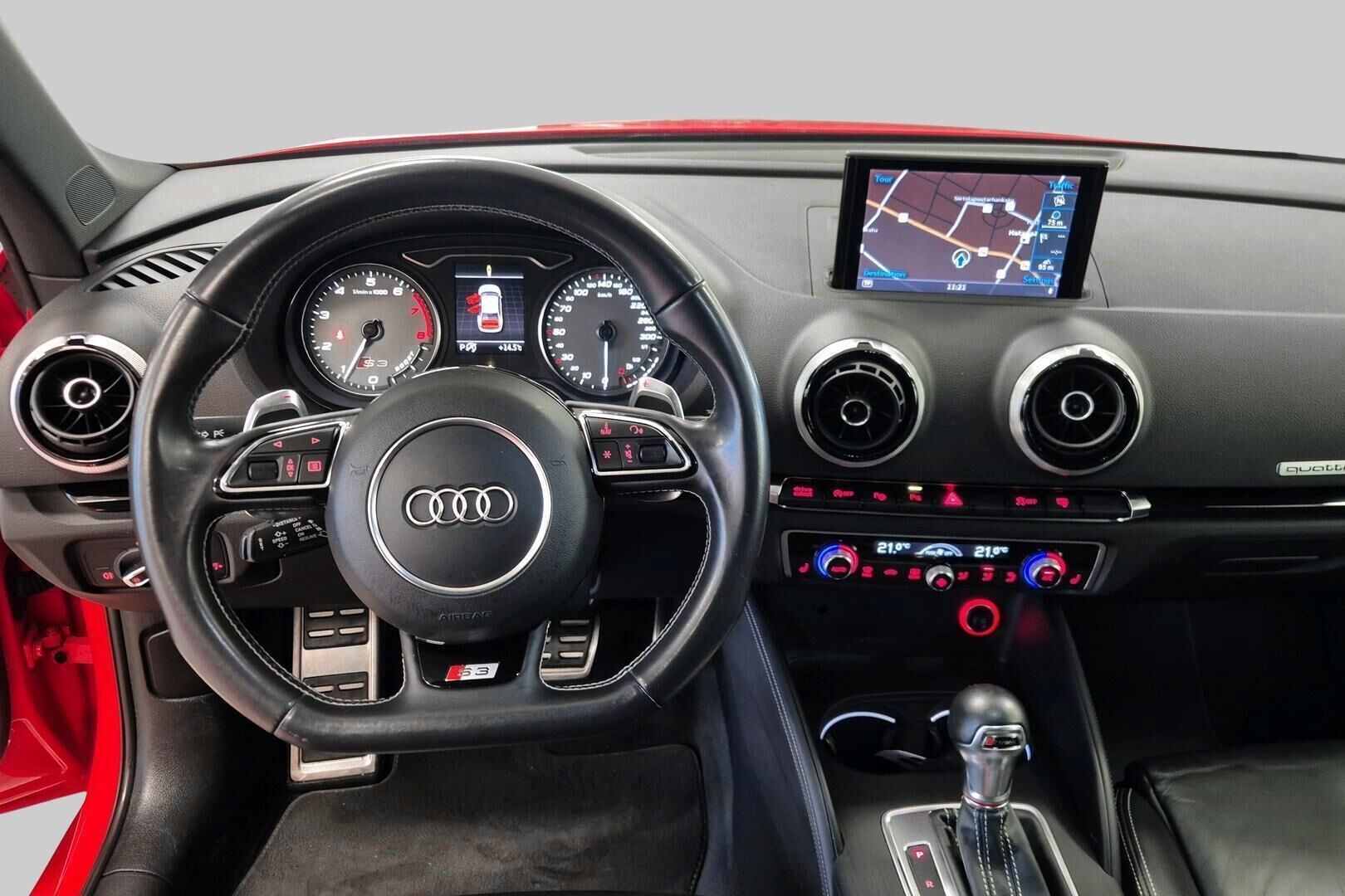 Audi S3 iso kuva 11