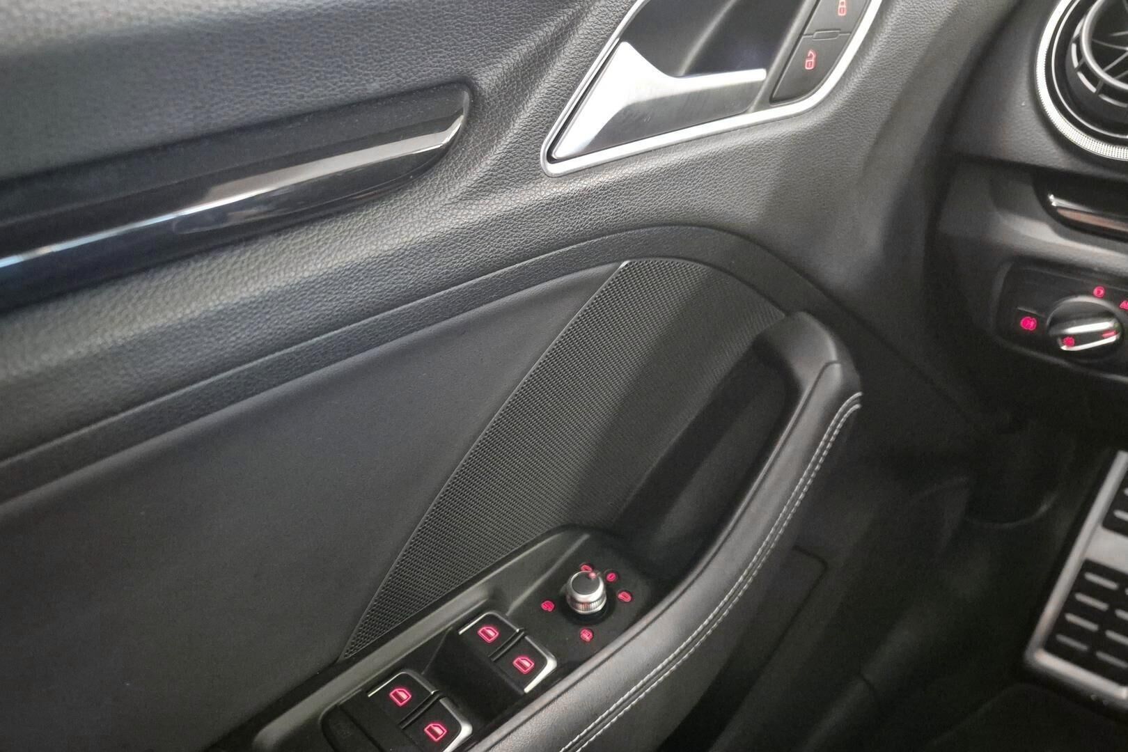 Audi S3 iso kuva 20