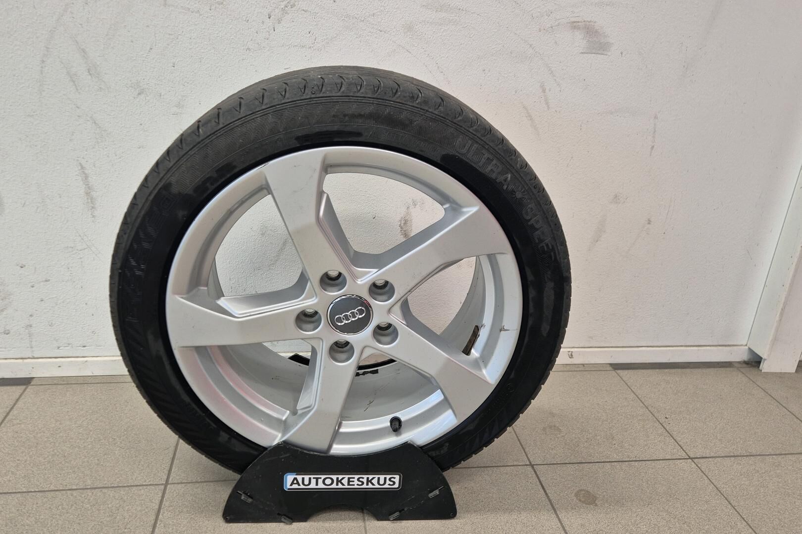 Audi S3 iso kuva 23
