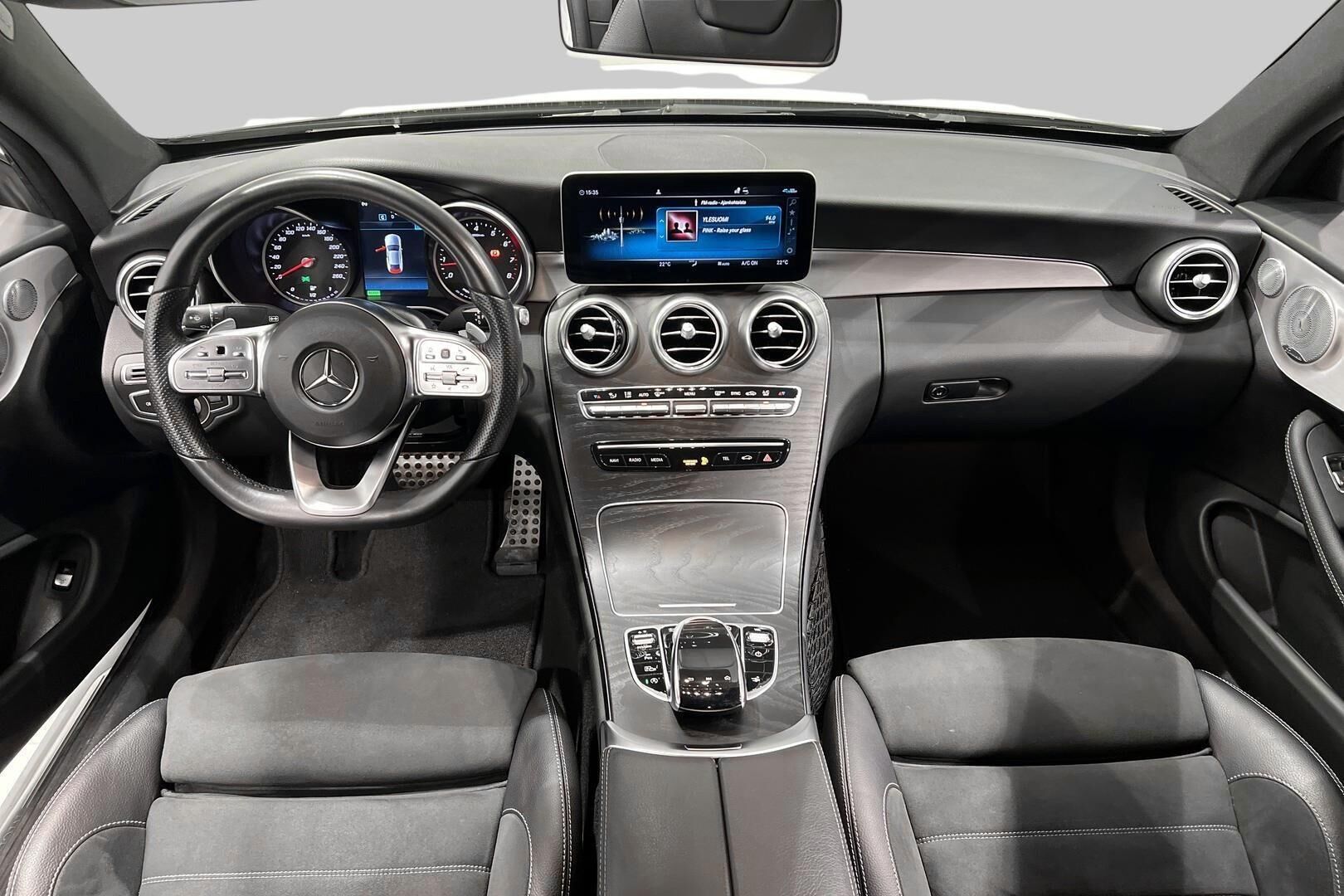 Mercedes-Benz C iso kuva 11