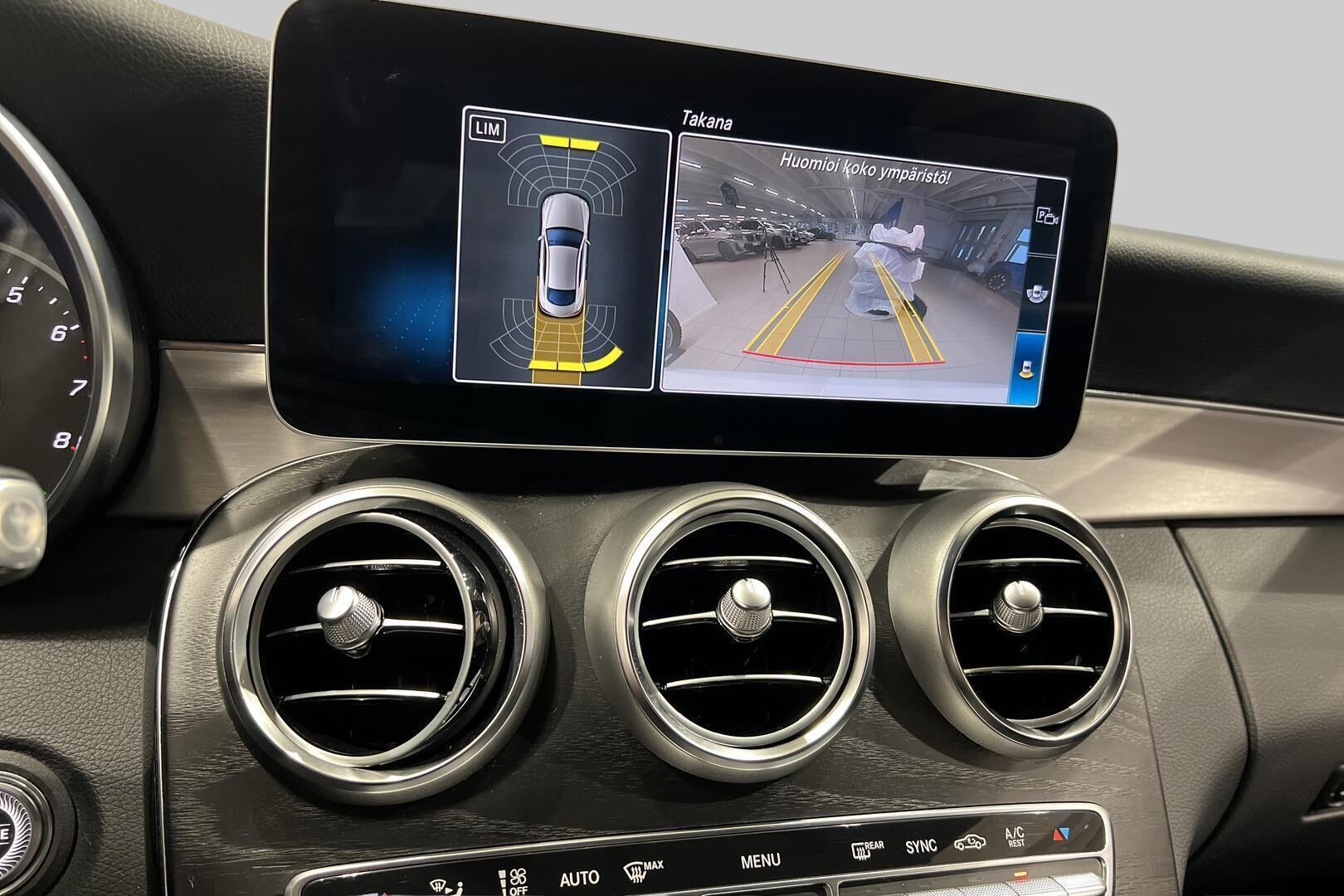 Mercedes-Benz C iso kuva 16