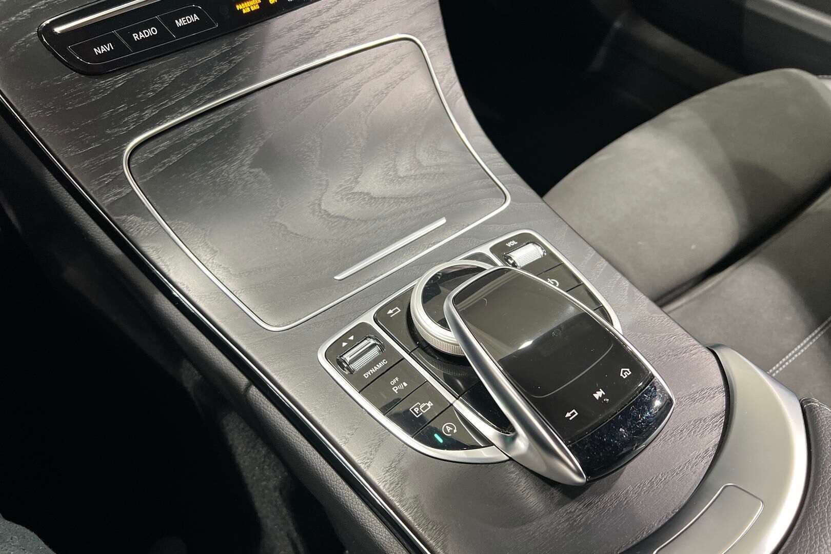 Mercedes-Benz C iso kuva 22