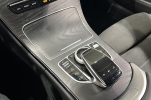 Mercedes-Benz C esikatselu 22