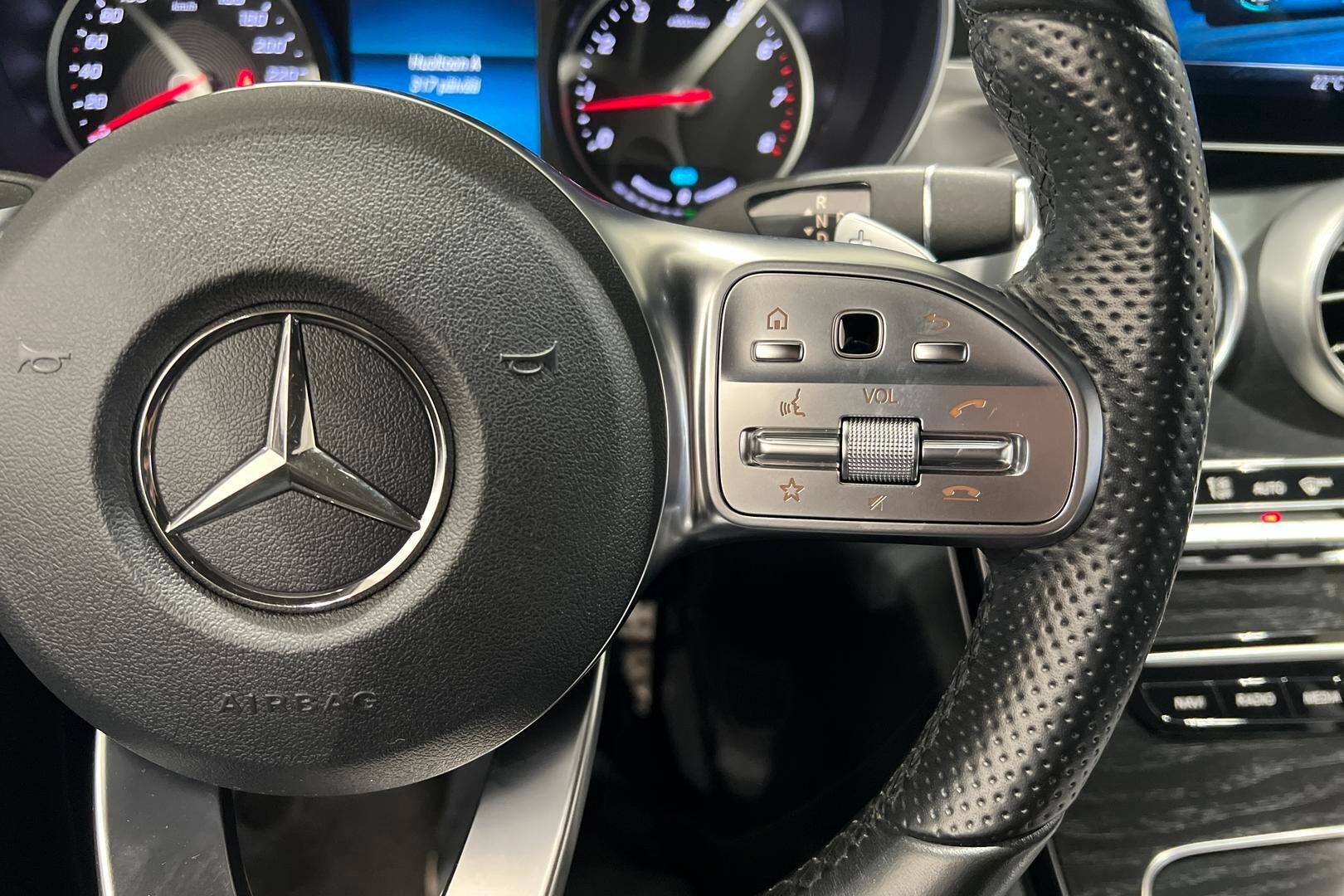 Mercedes-Benz C iso kuva 25