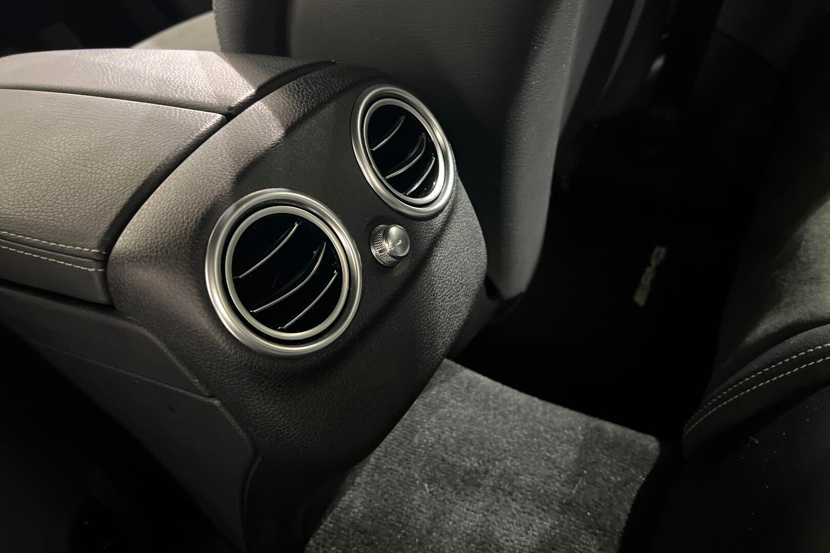 Mercedes-Benz C iso kuva 33