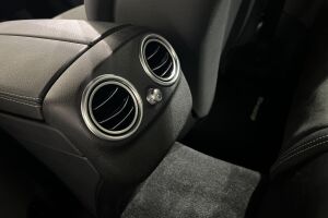 Mercedes-Benz C esikatselu 33