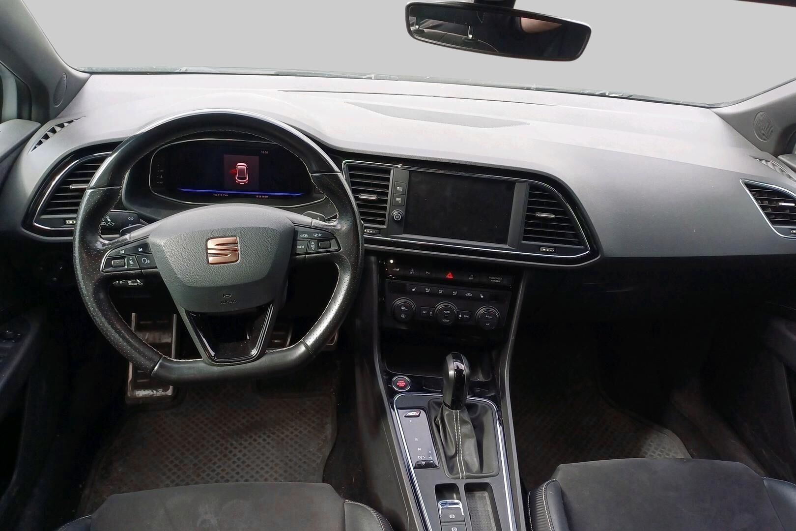 Seat Leon ST iso kuva 2