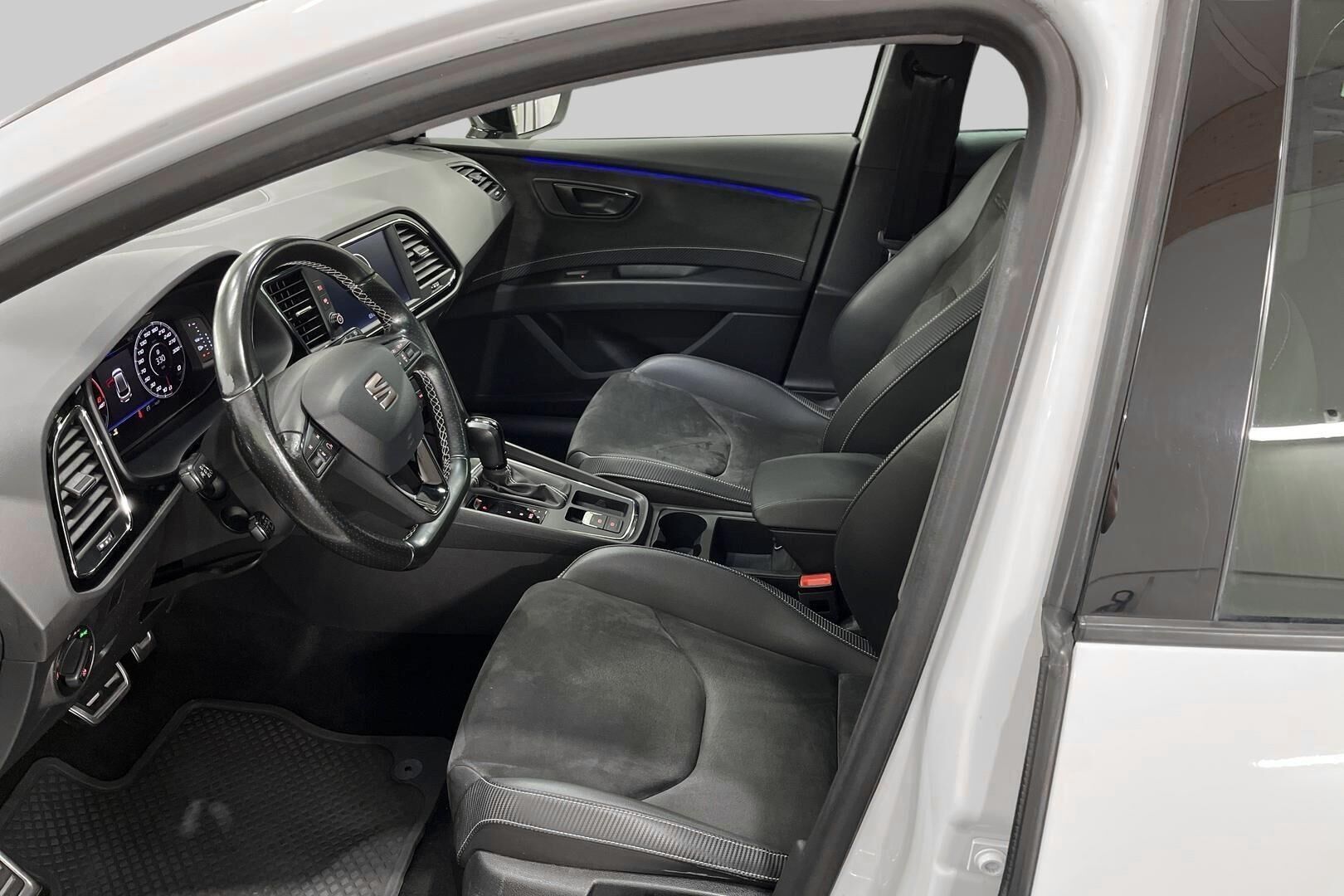 Seat Leon ST iso kuva 8