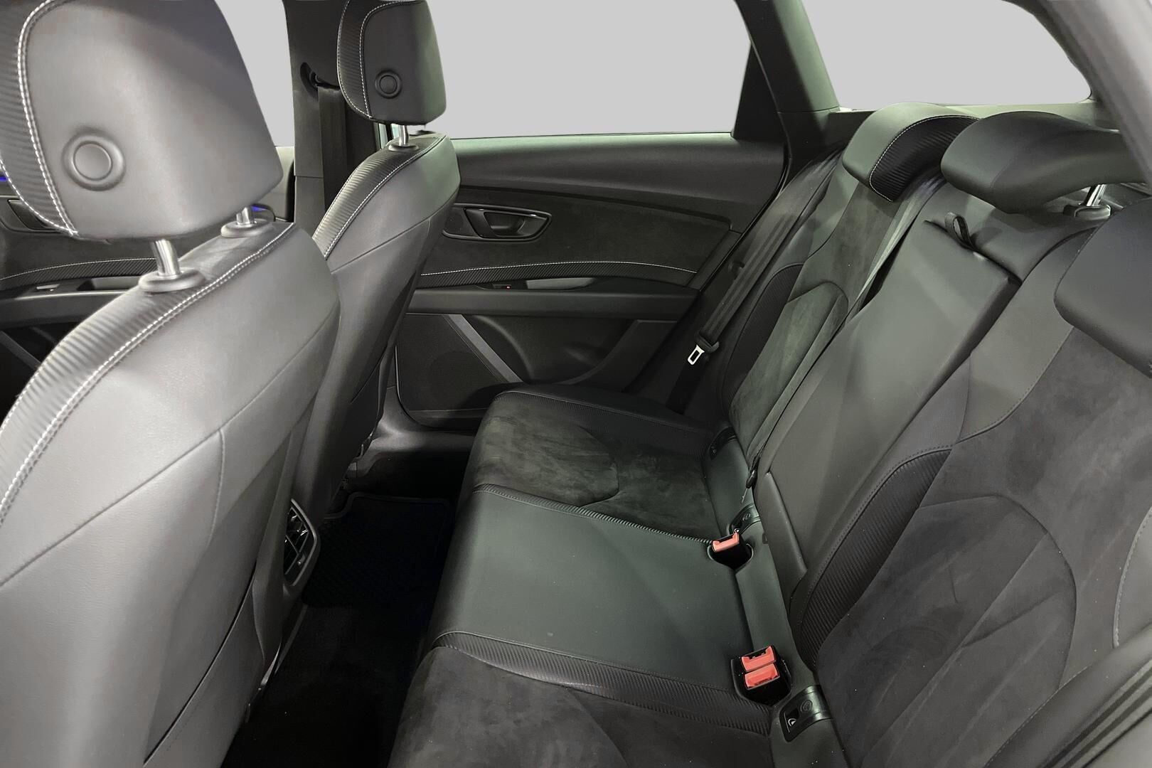 Seat Leon ST iso kuva 9