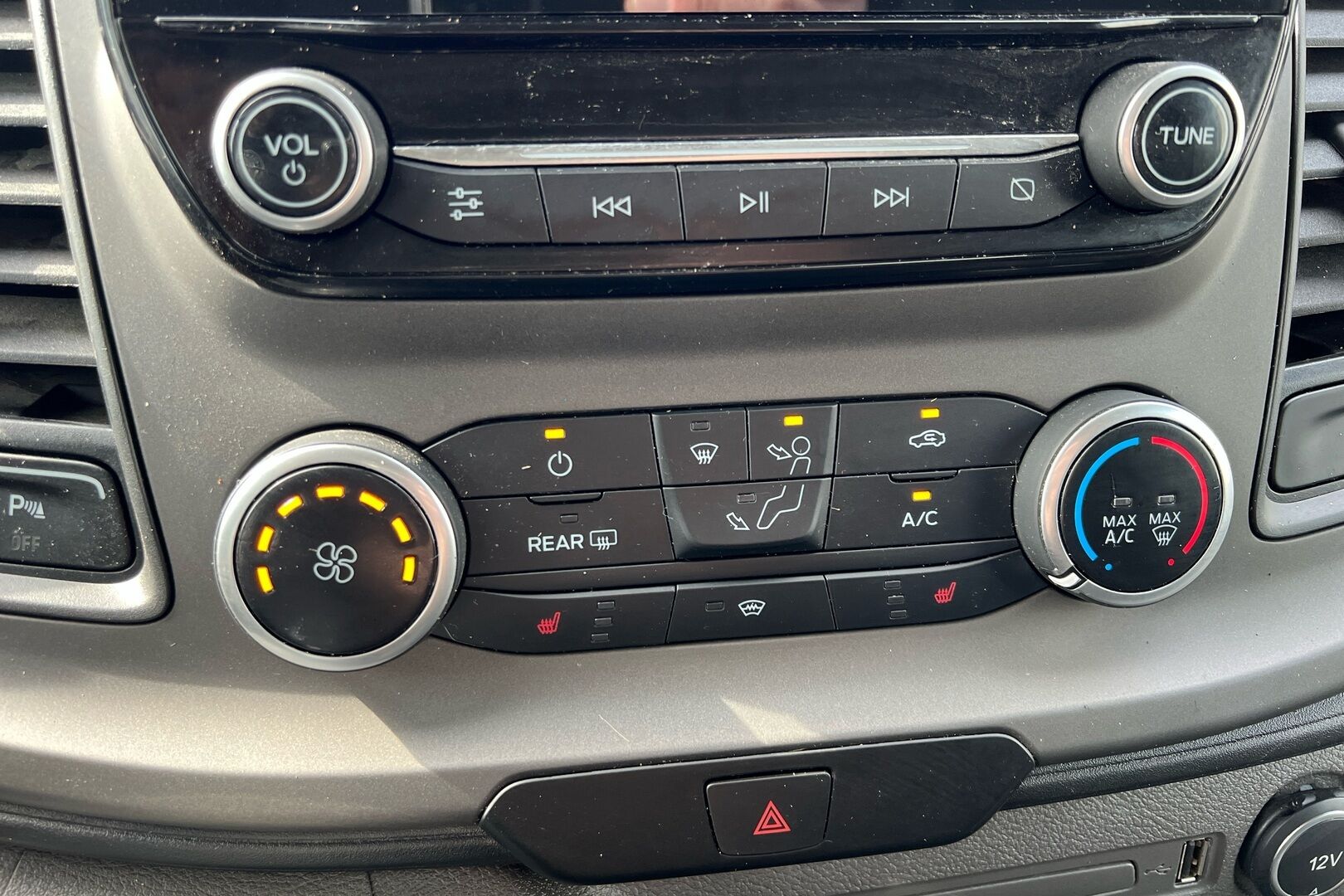 Ford Transit Custom iso kuva 14