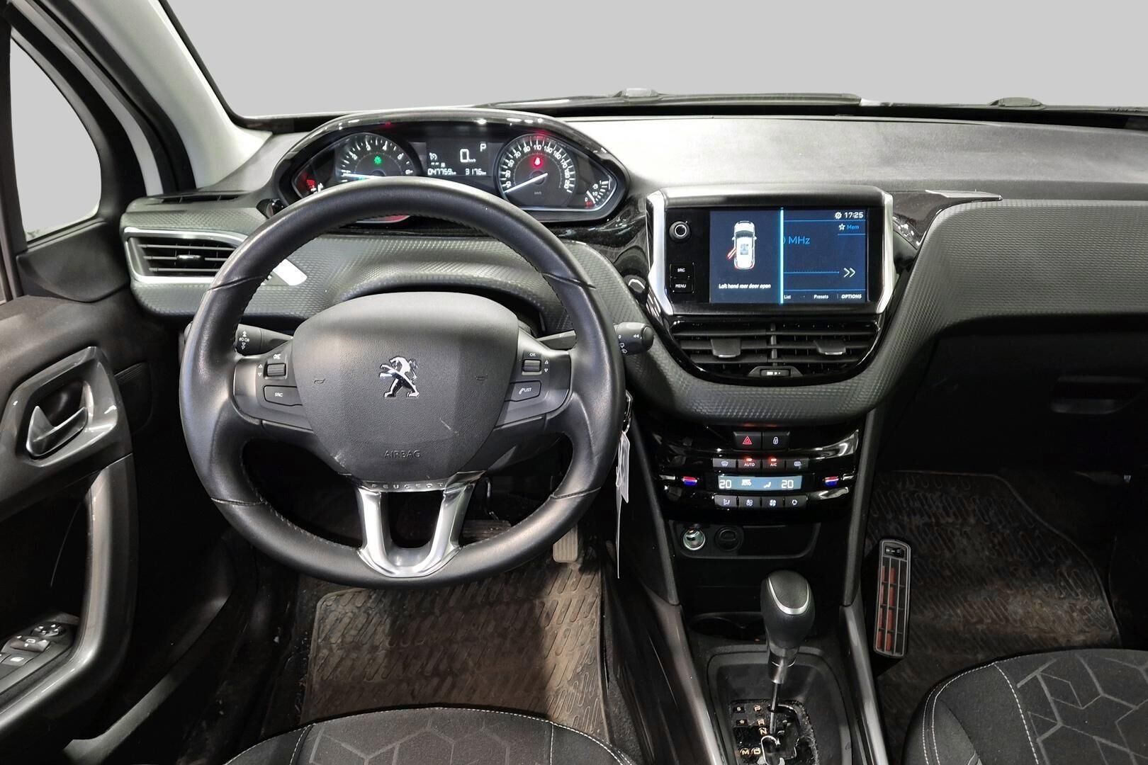 Peugeot 2008 iso kuva 2