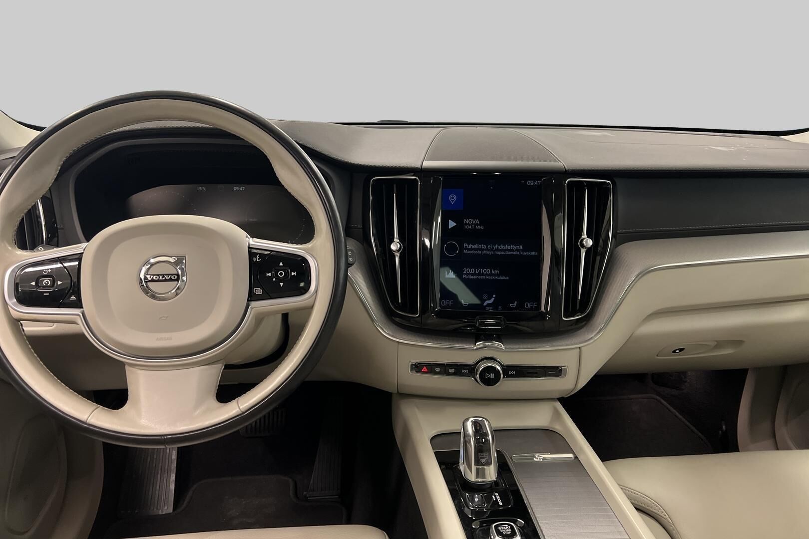 Volvo XC60 iso kuva 9