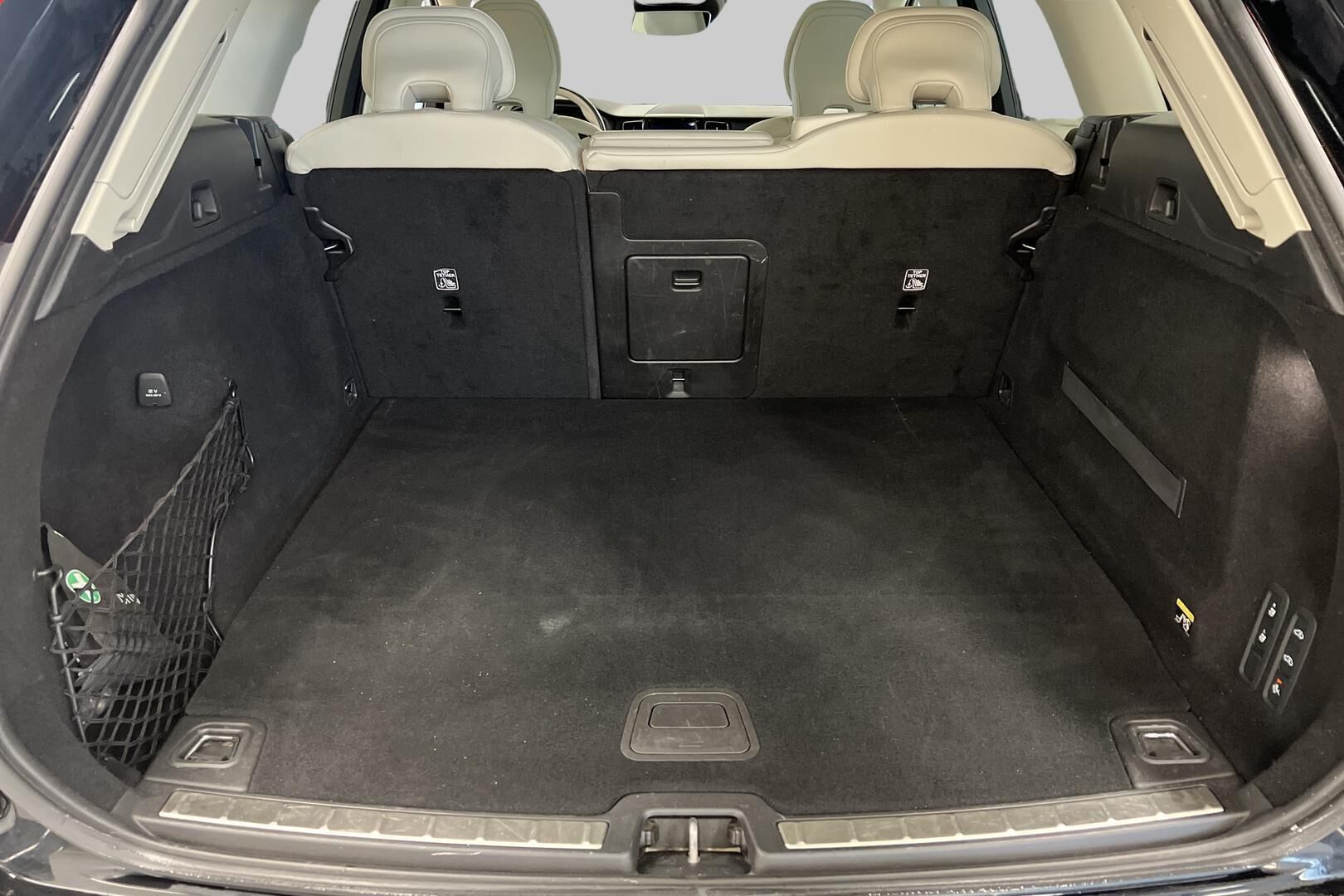 Volvo XC60 iso kuva 10