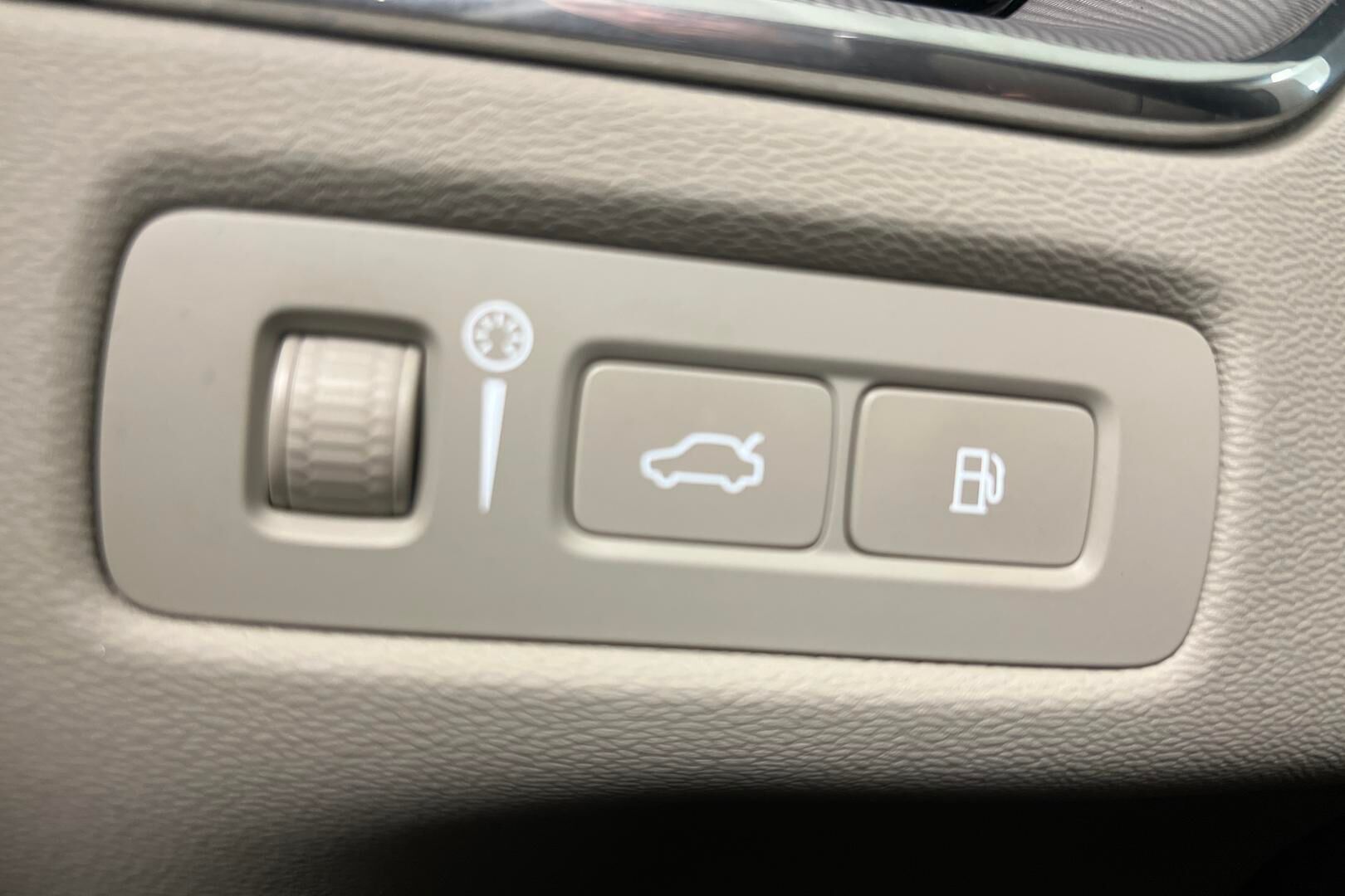 Volvo XC60 iso kuva 15