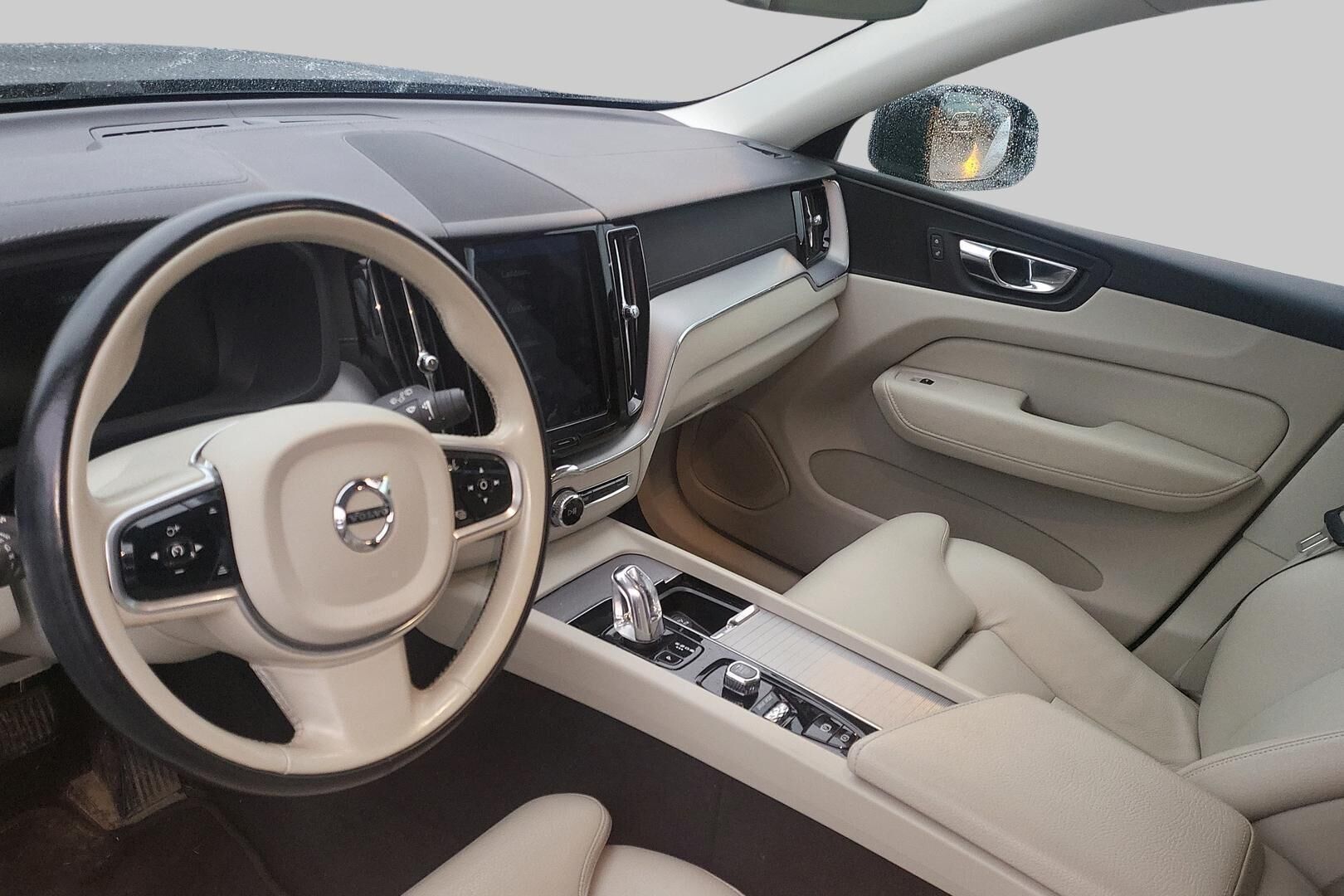 Volvo XC60 iso kuva 3