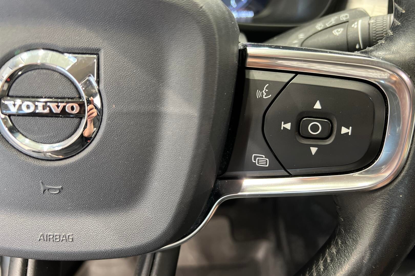 Volvo XC40 iso kuva 15