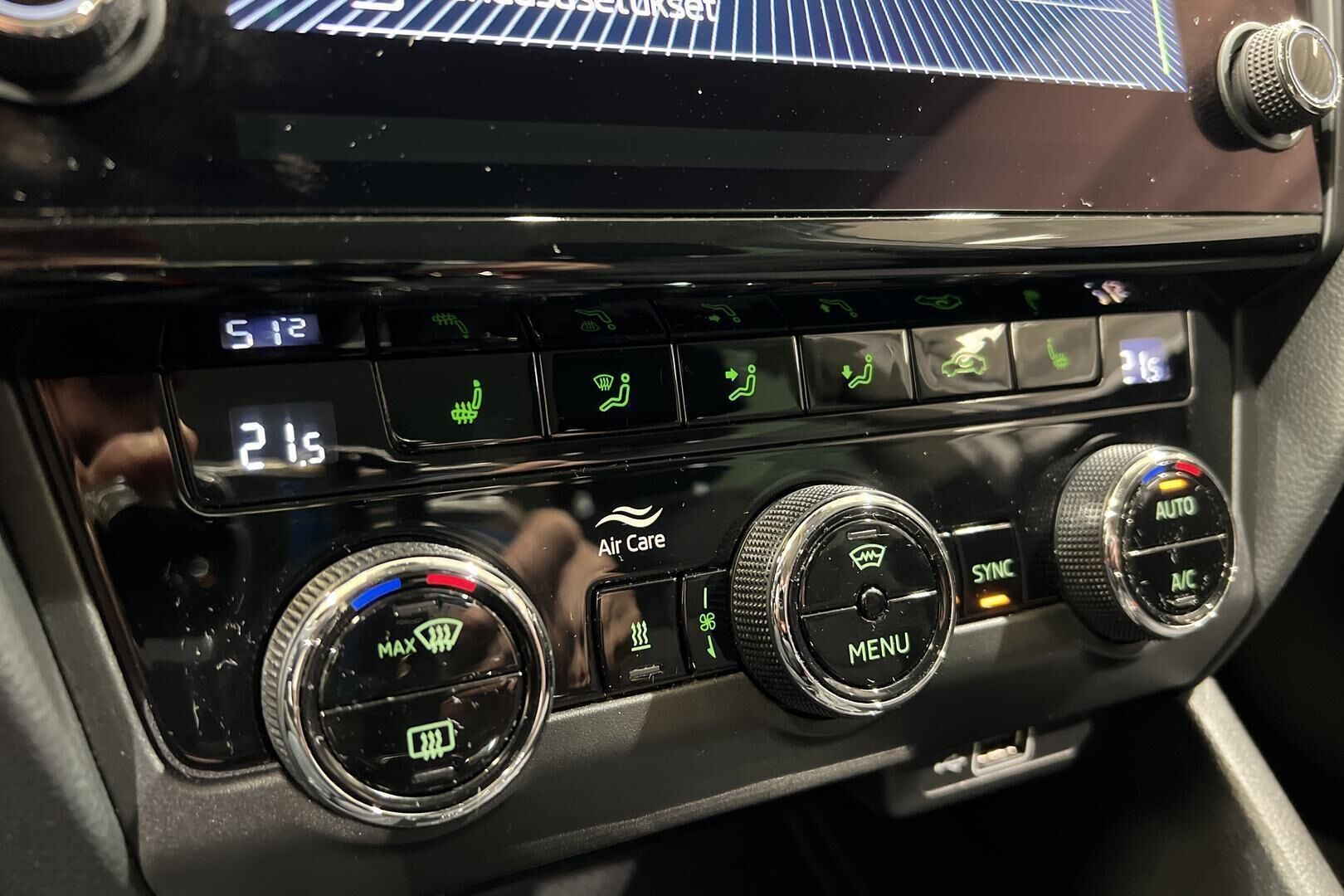 Skoda Octavia iso kuva 18