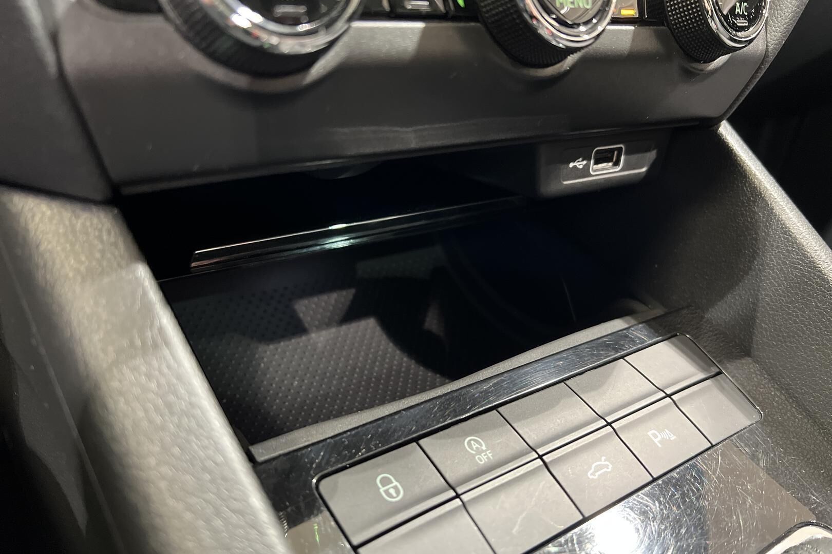 Skoda Octavia iso kuva 19