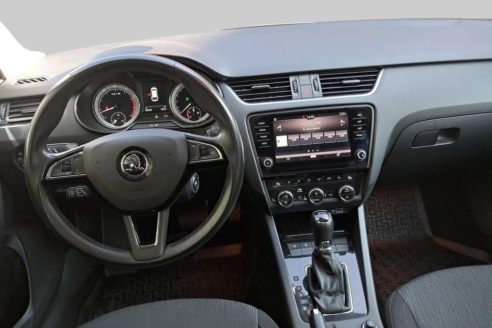 Skoda Octavia iso kuva 2