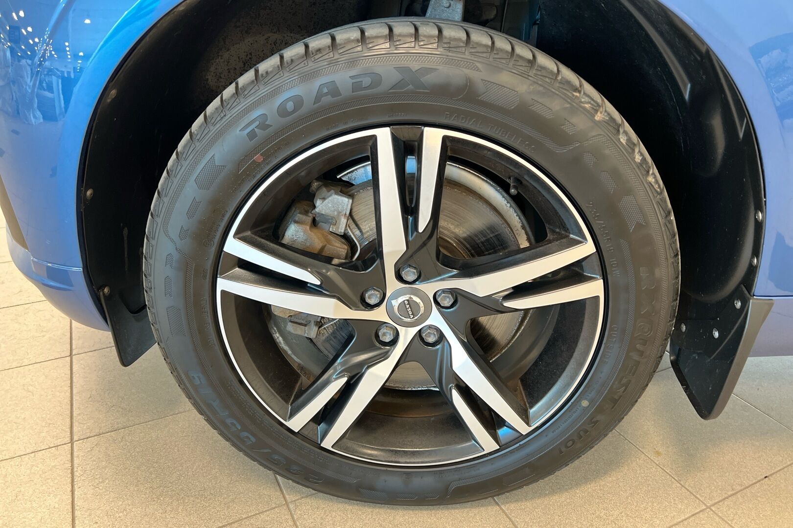 Volvo XC60 iso kuva 11