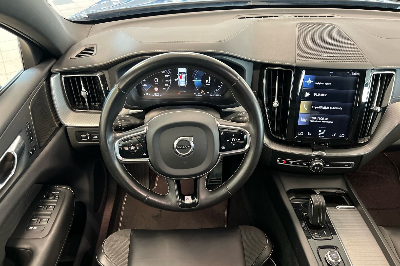 Volvo XC60 iso kuva 16