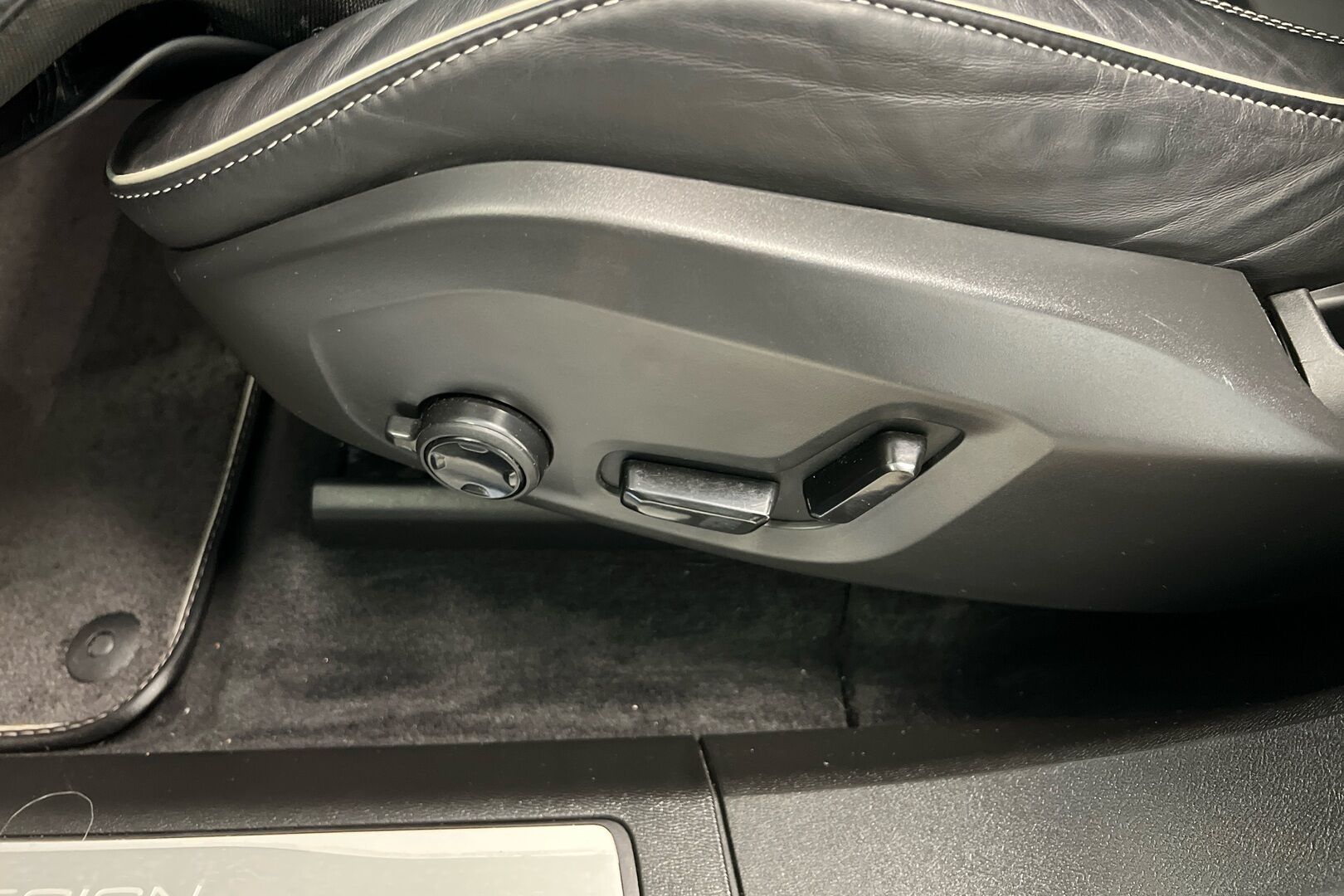 Volvo XC60 iso kuva 22