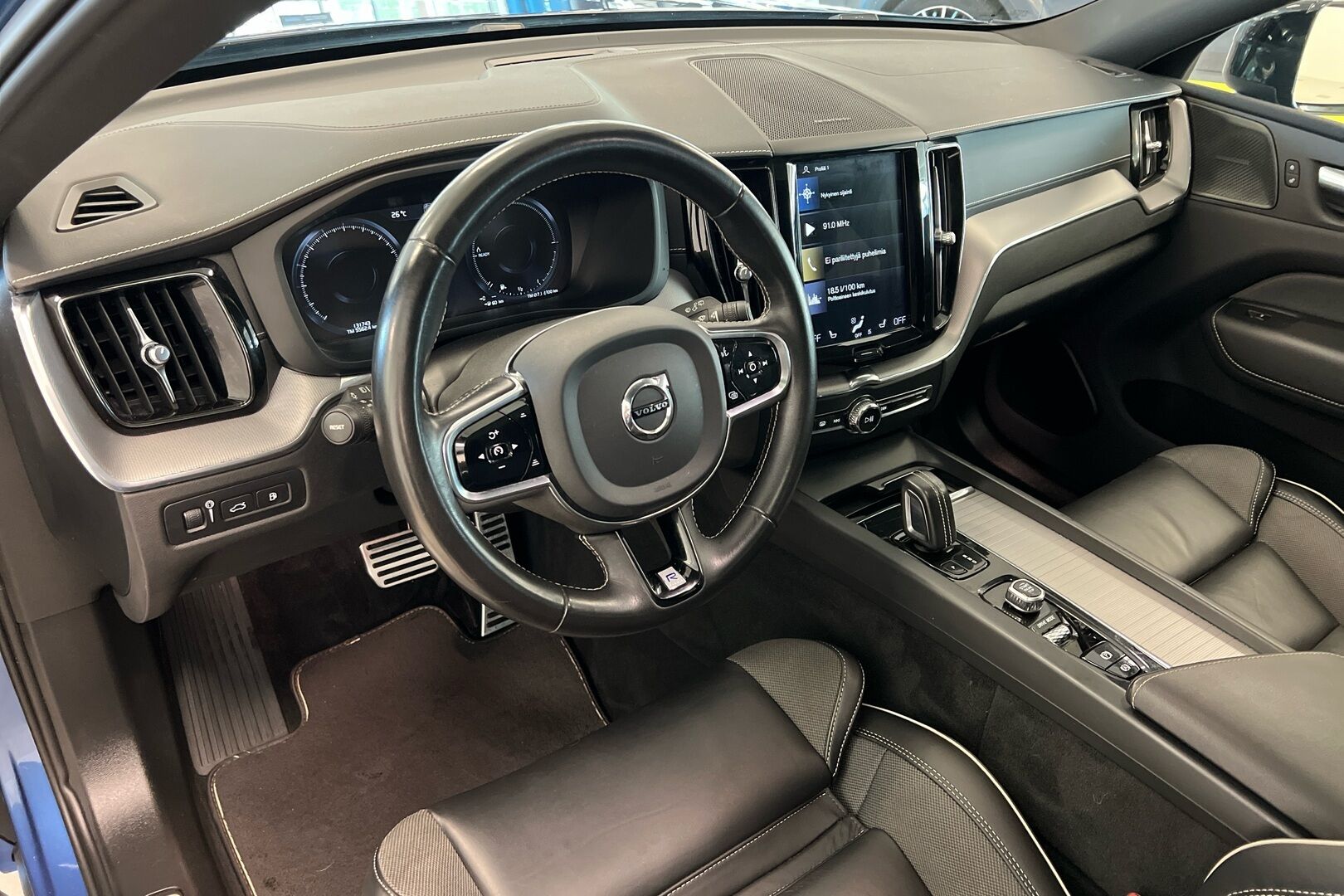 Volvo XC60 iso kuva 7