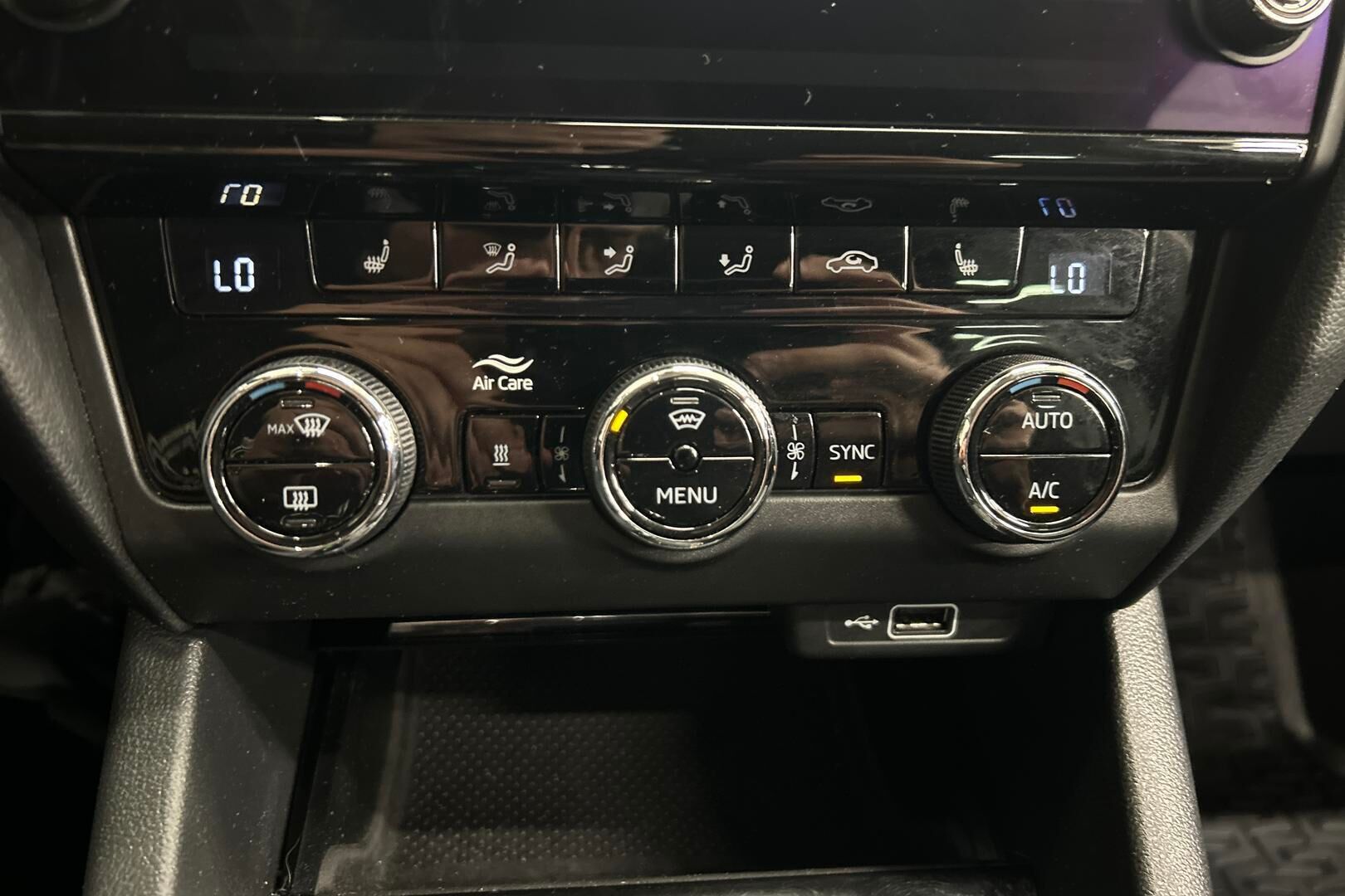 Skoda Octavia iso kuva 18