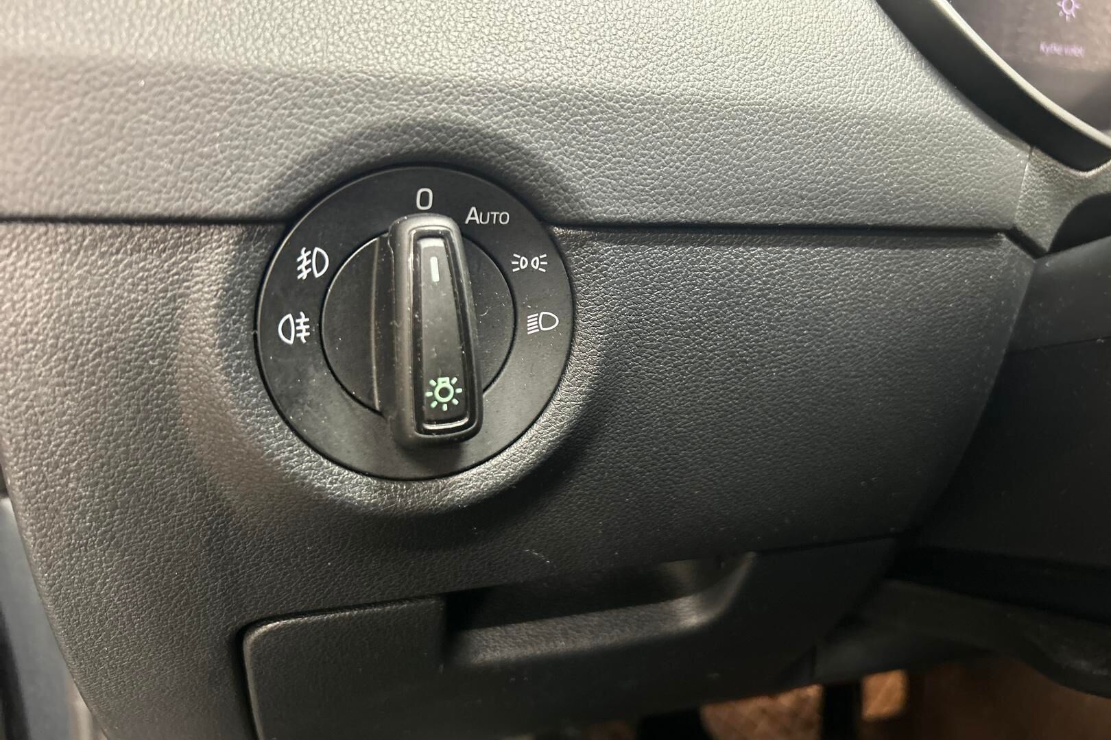Skoda Octavia iso kuva 23