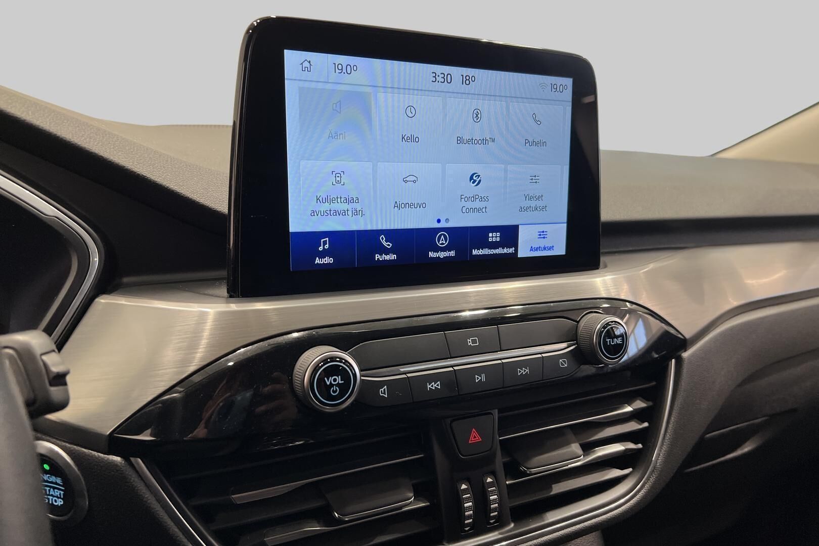 Ford Kuga iso kuva 17