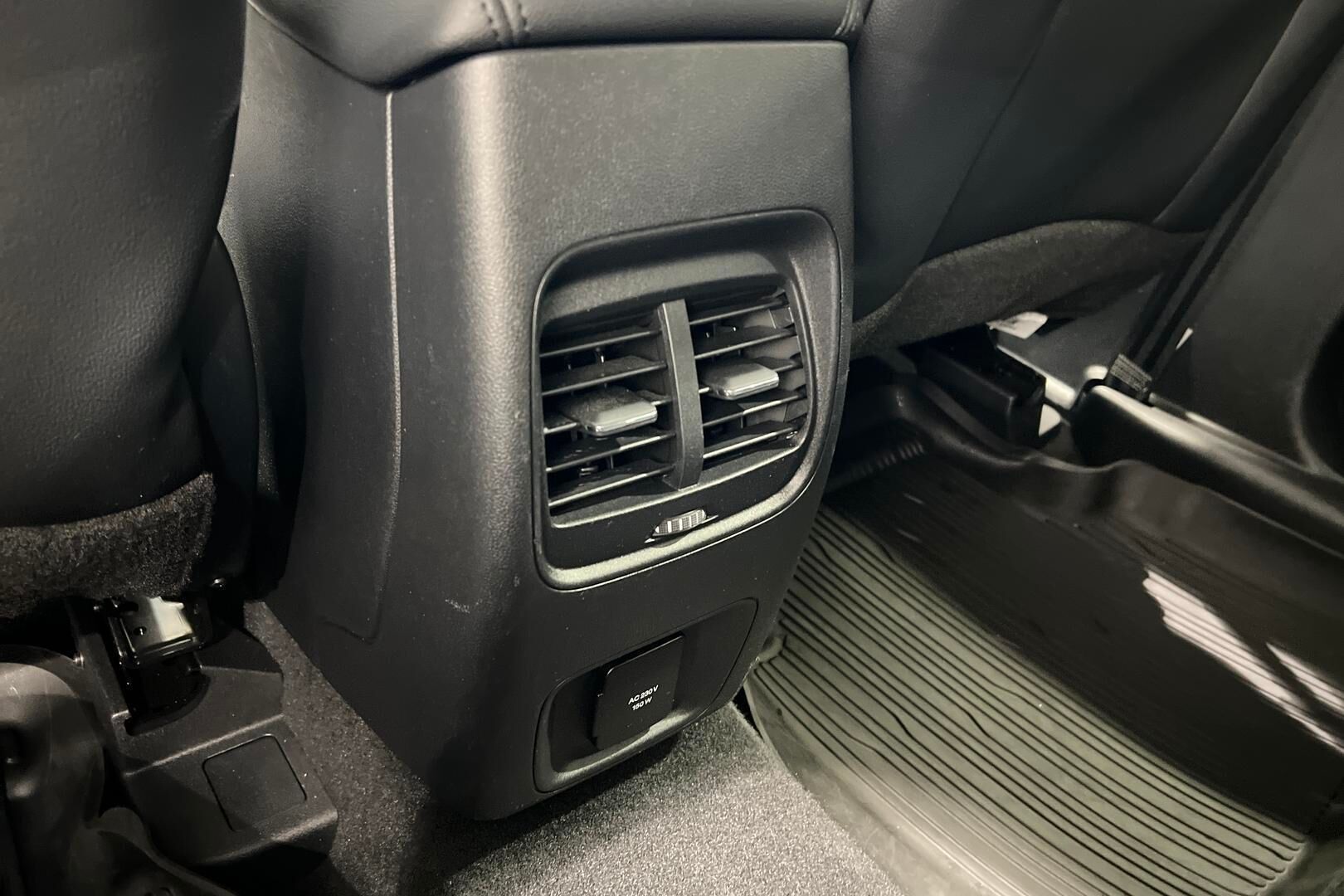 Ford Kuga iso kuva 28