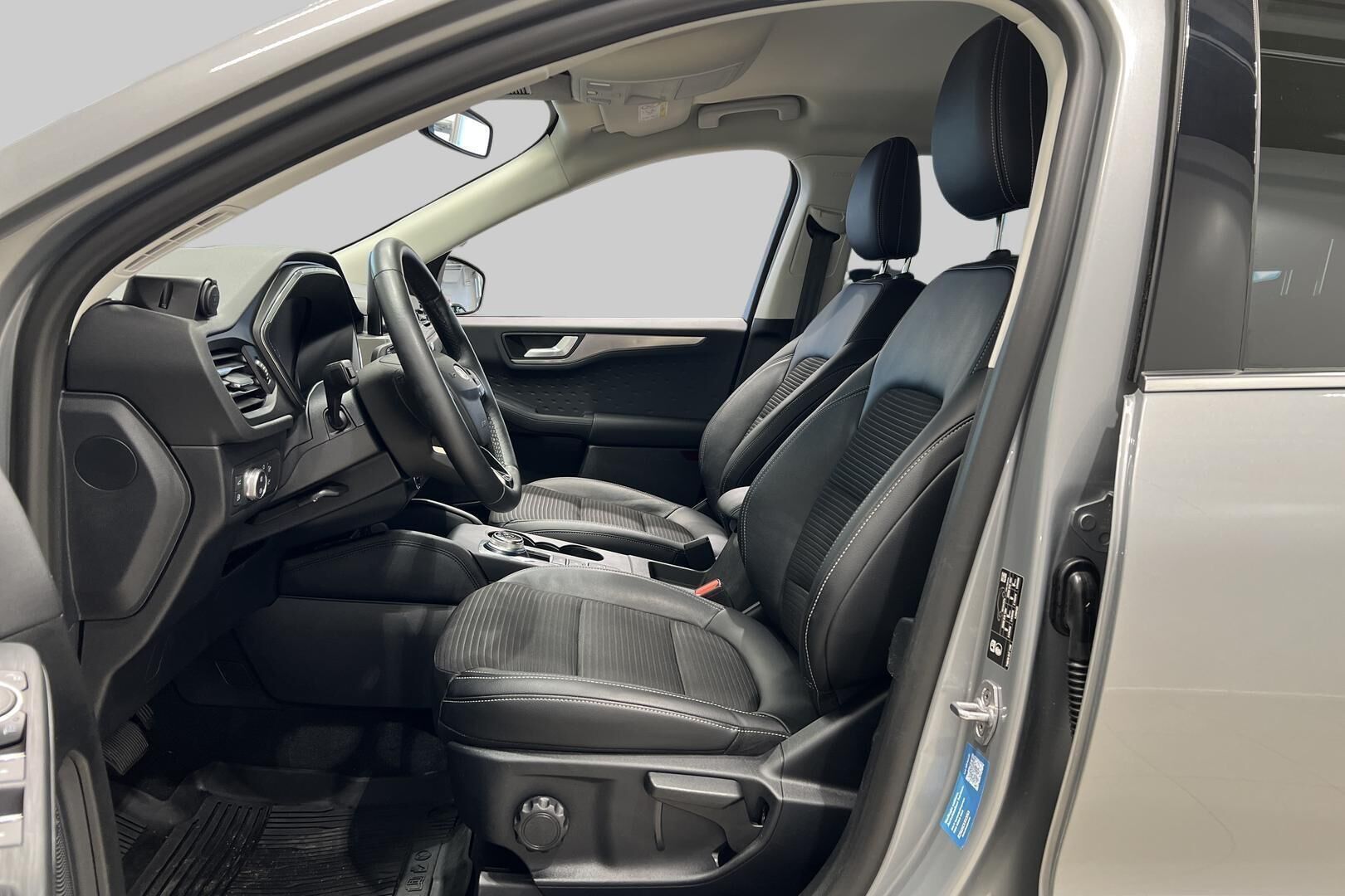 Ford Kuga iso kuva 9