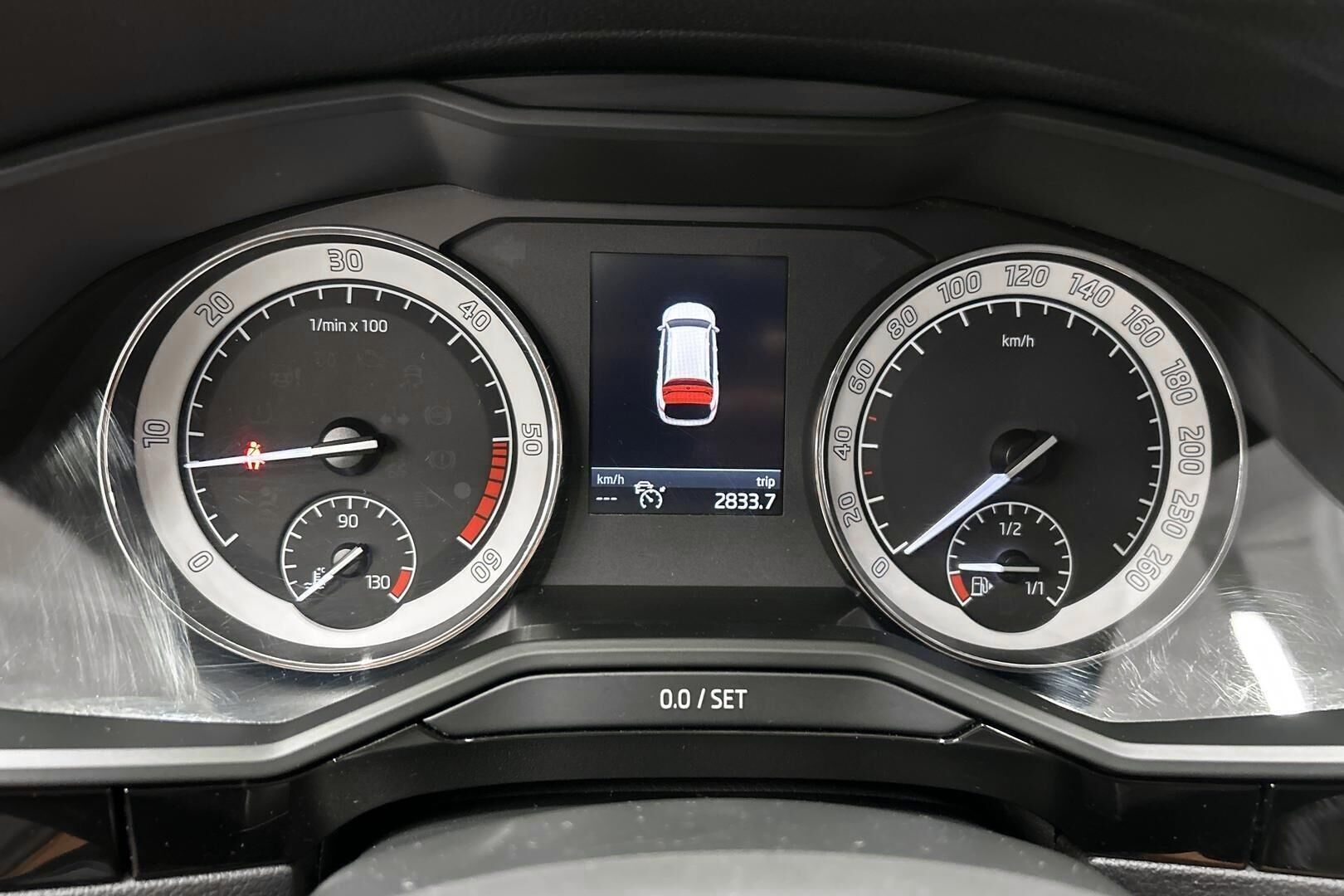 Skoda Superb iso kuva 21