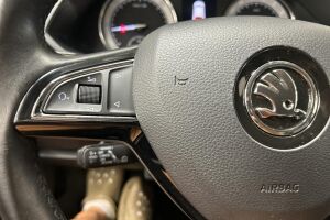Skoda Superb esikatselu 24