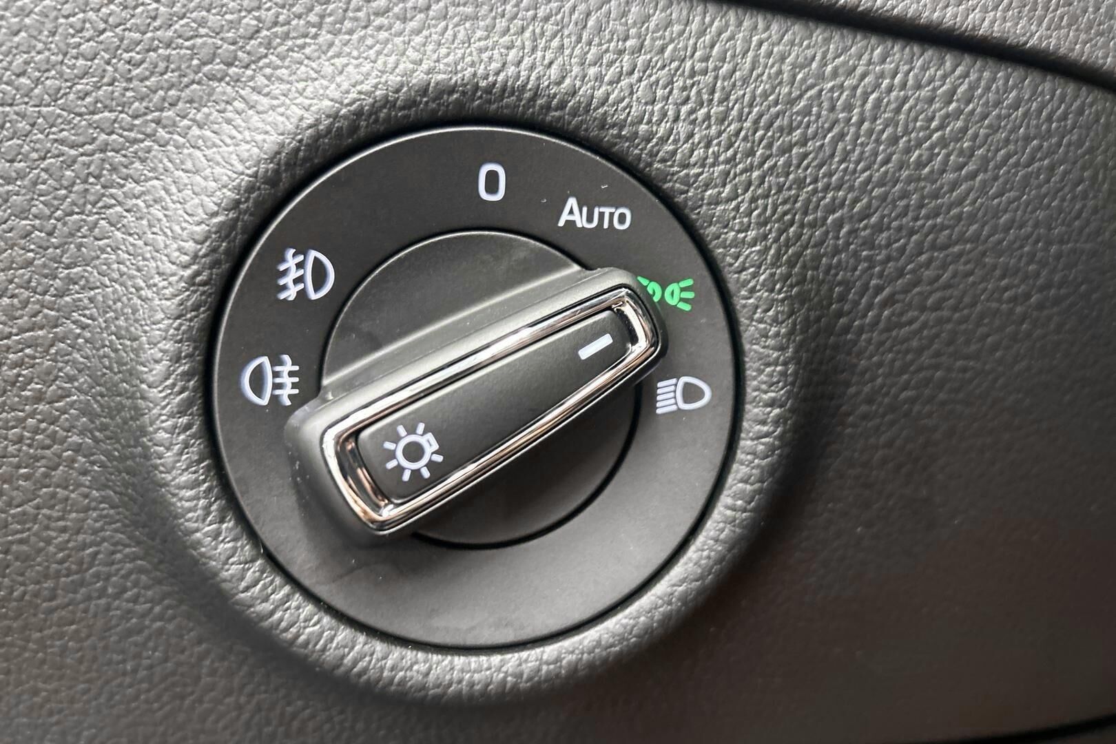 Skoda Superb iso kuva 5