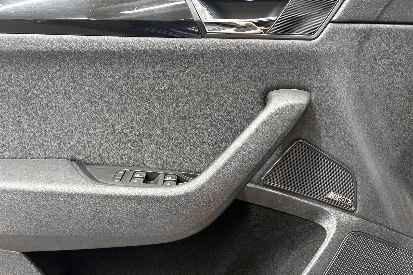 Skoda Superb iso kuva 6
