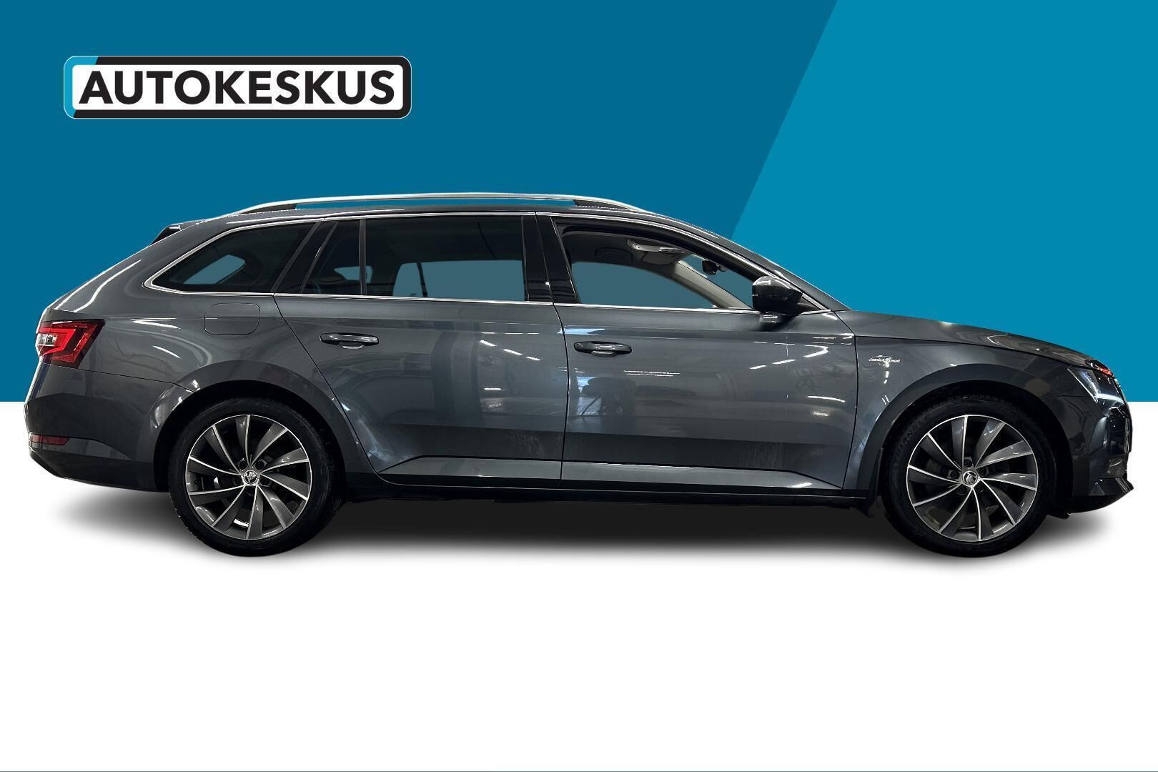 Skoda Superb iso kuva 2