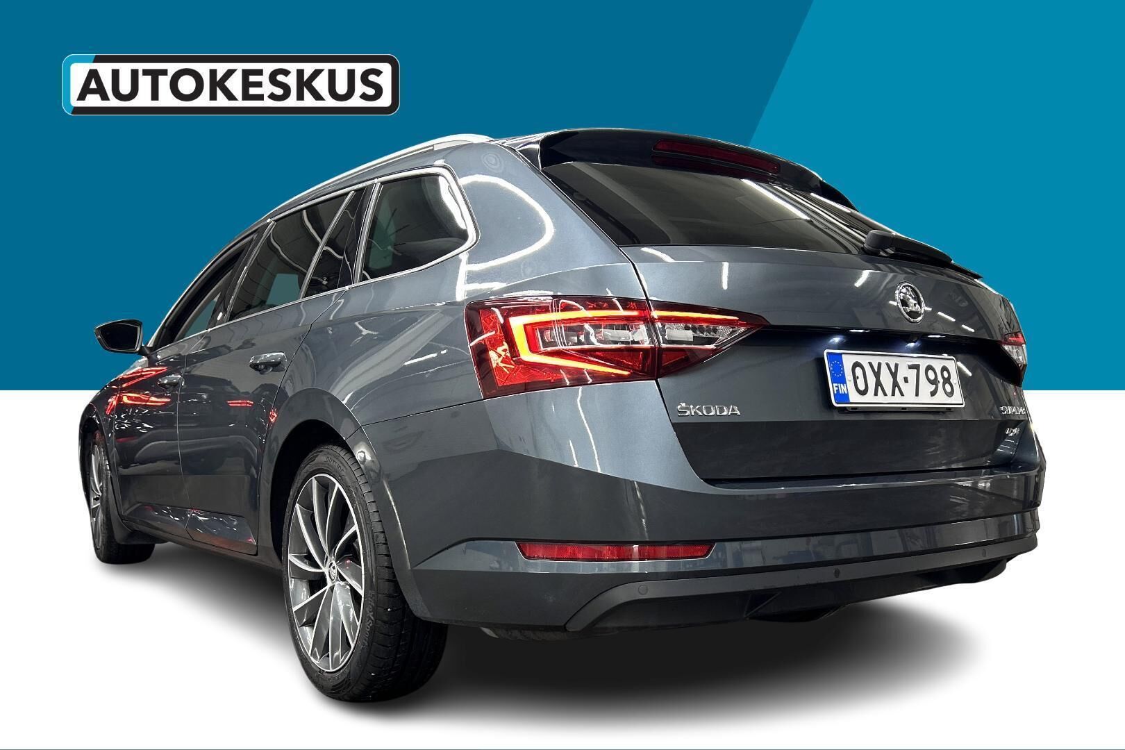 Skoda Superb iso kuva 15