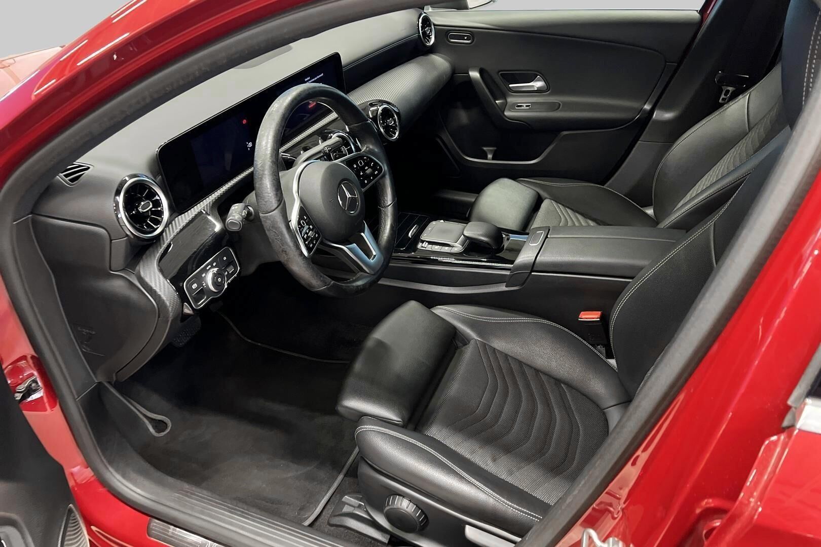Mercedes-Benz A iso kuva 16