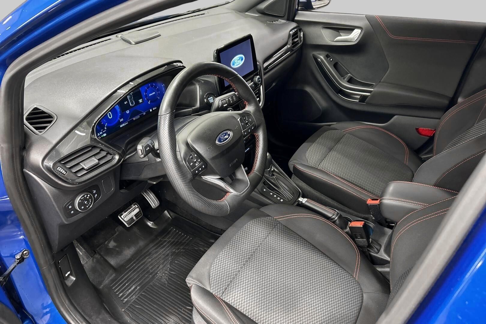 Ford Puma iso kuva 9