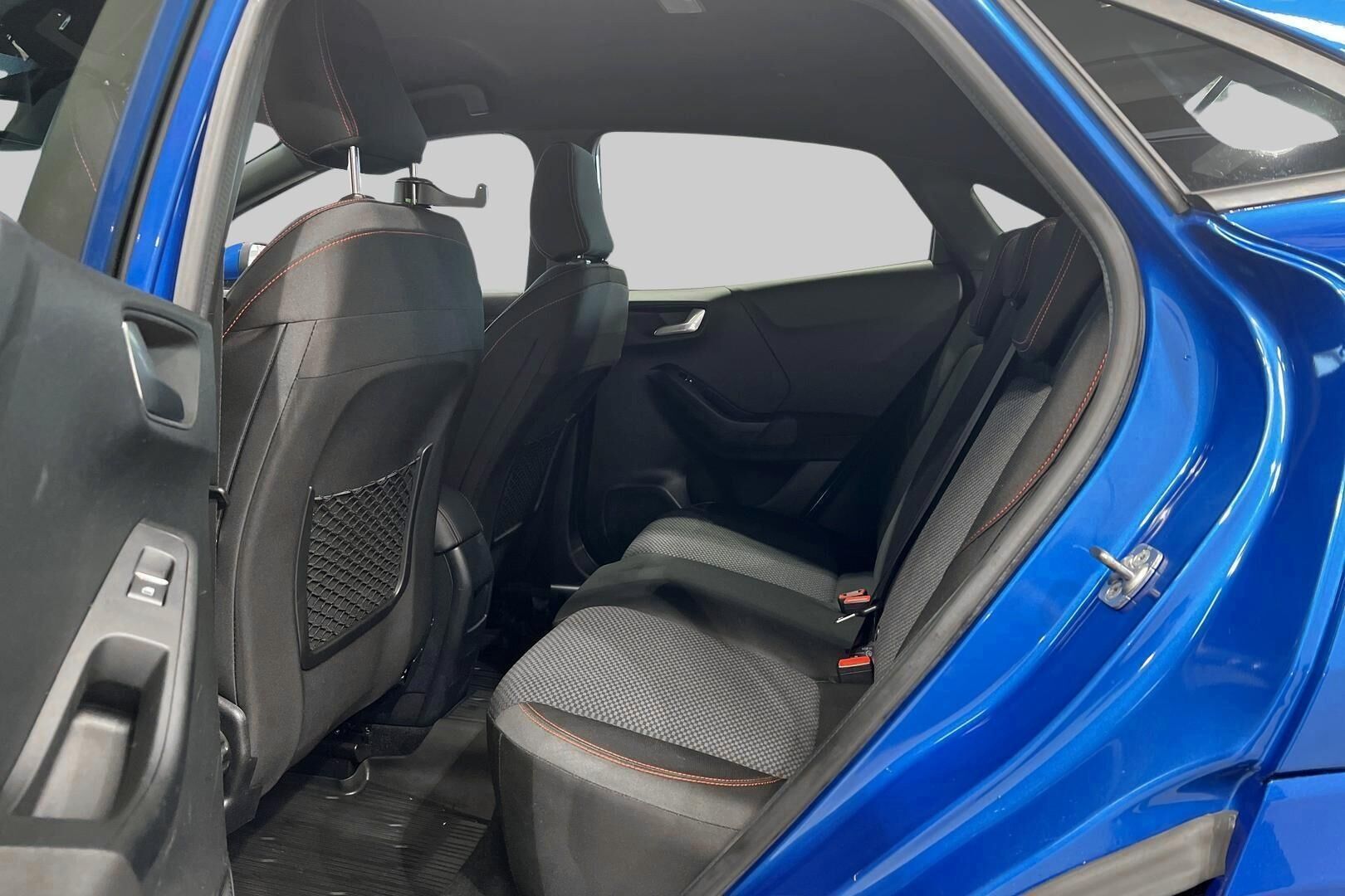 Ford Puma iso kuva 10